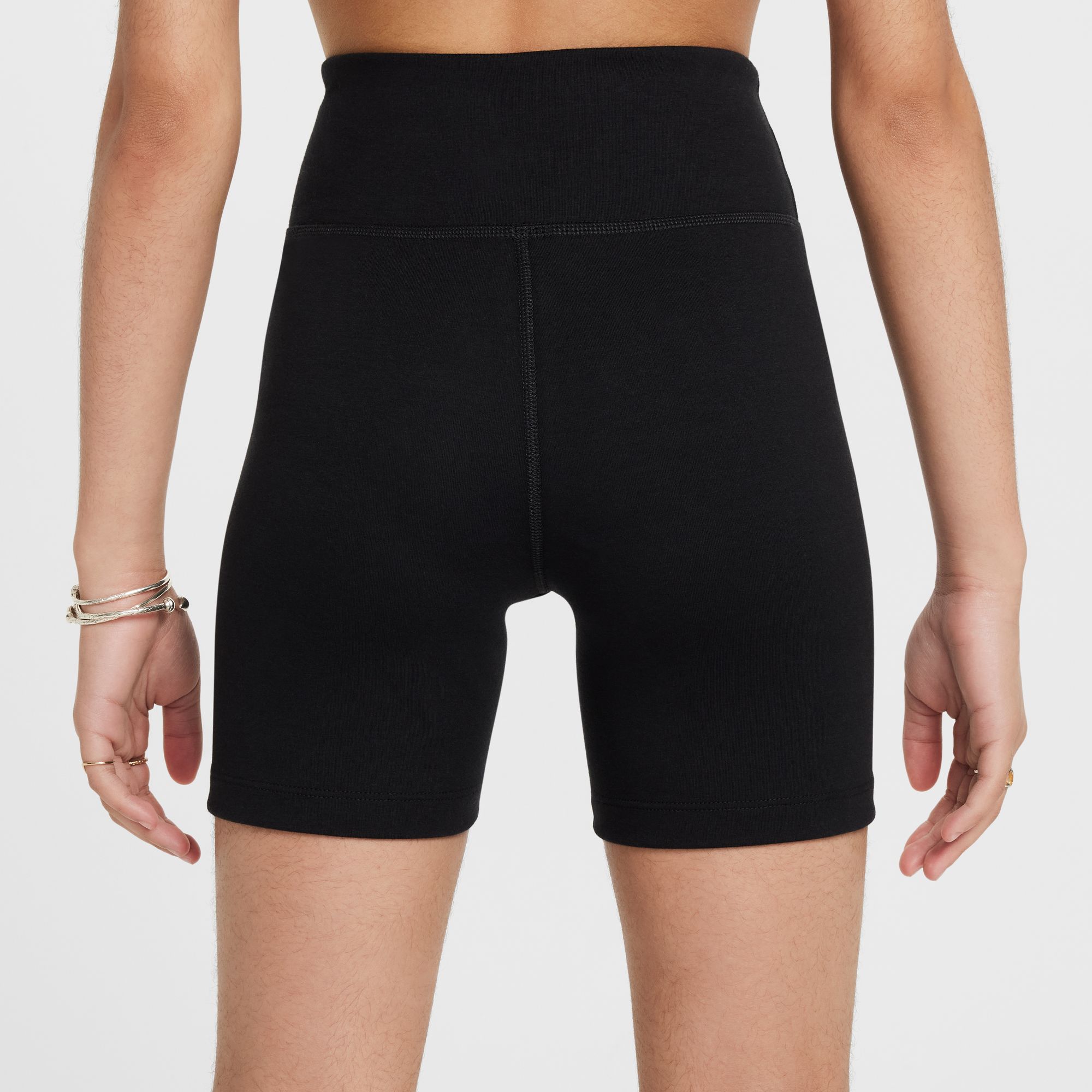 NIKE G NSW CLSSC 5IN HR BIKE SHORT BLACK/WHITE – Bild 2