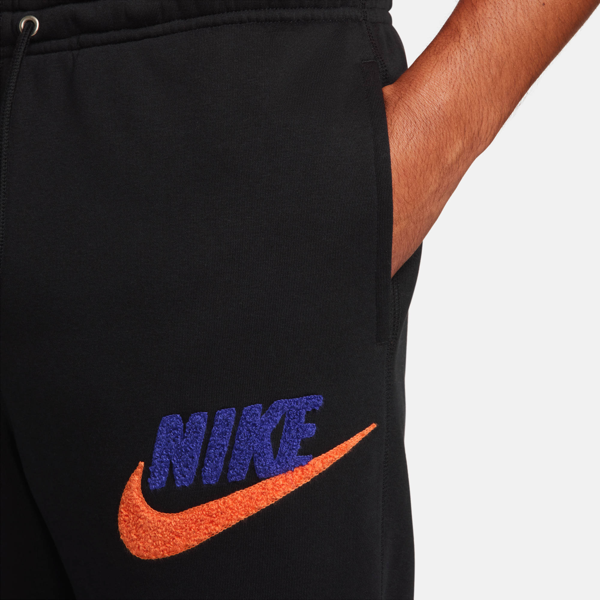 NIKE M NK CLUB BB JOGGER CHNL FTRA BLACK/BLACK – Bild 3