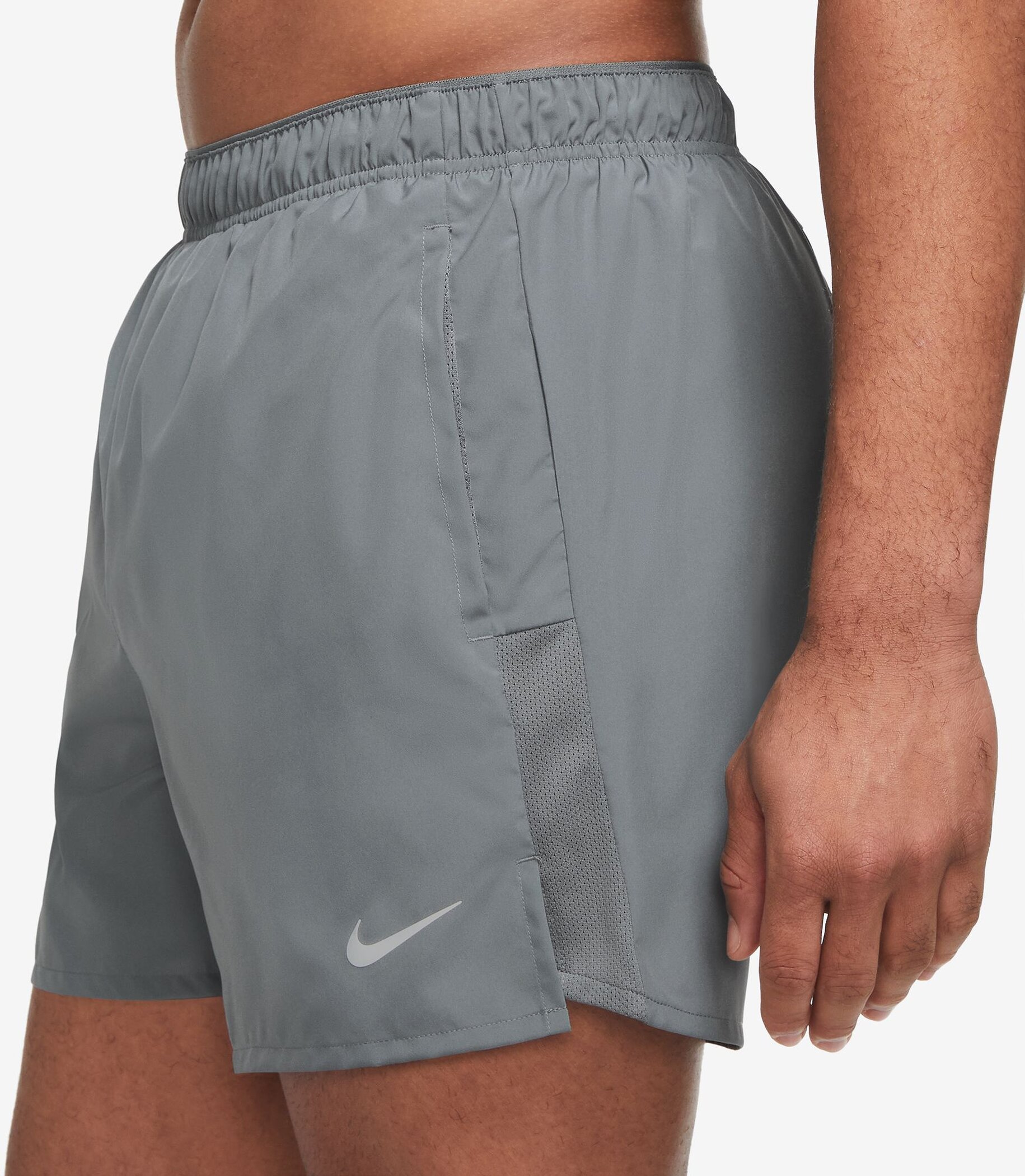 NIKE M NK DF CHALLENGER 5BF SHORT SMOKE GREY/SMOKE GREY/REFLECTI – Bild 3