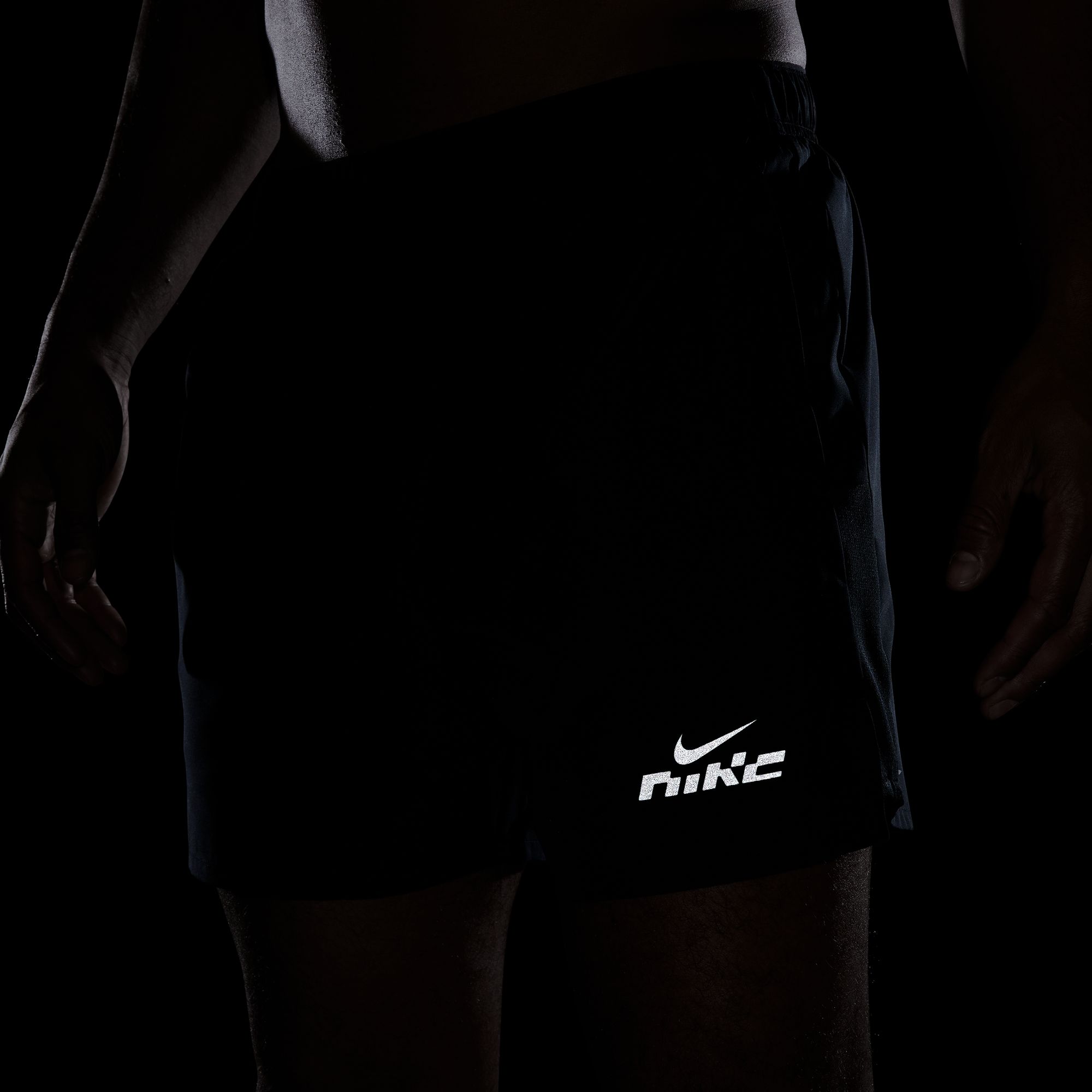 NIKE M NK DF CHLLGR 5BF FLASH SHORT BLACK/BLACK/BLACK/REFLECTIVE S – Bild 9