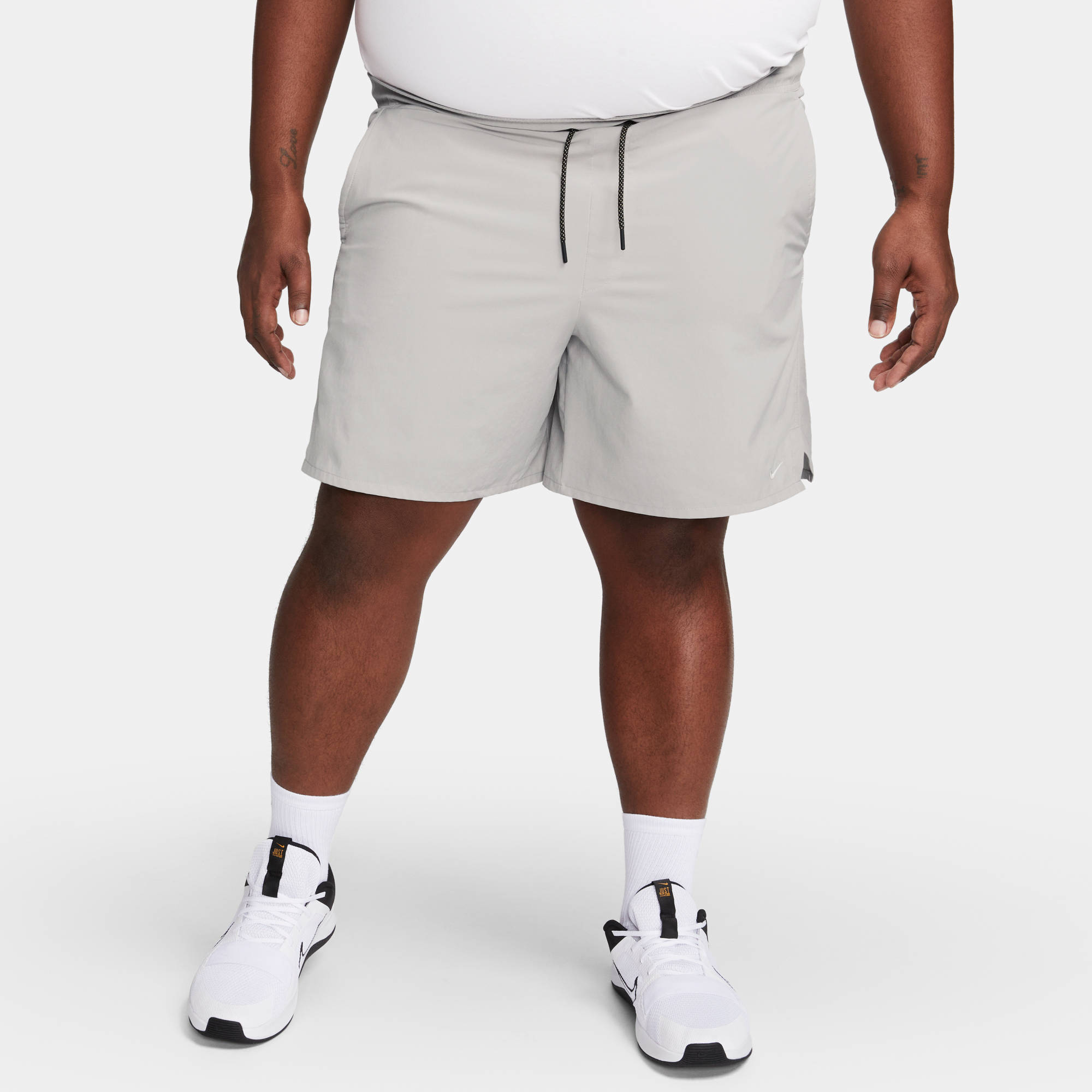 NIKE M NK DF UNLIMITED WVN 7UL DYE LT IRON ORE/LT IRON ORE