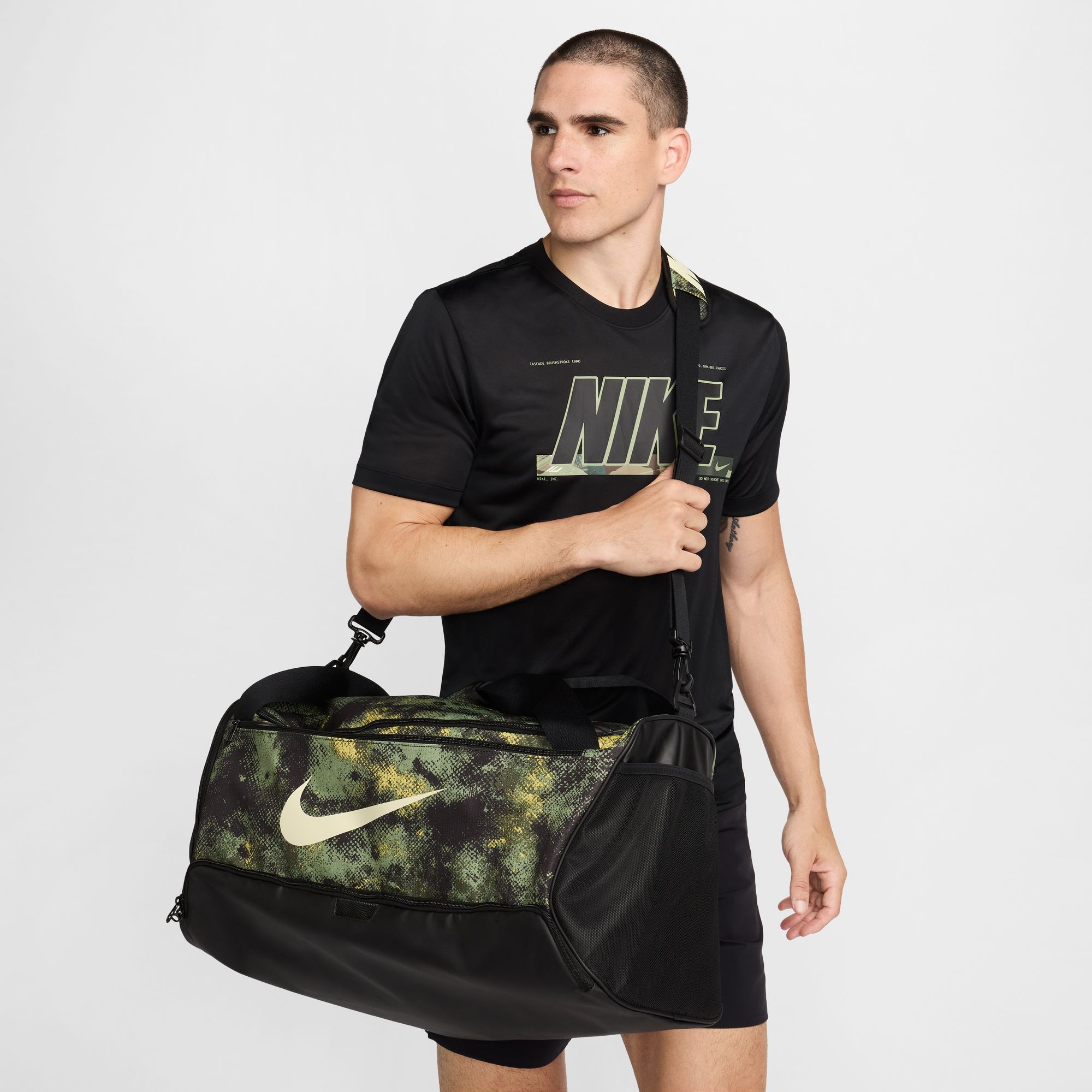 NIKE NK BRSLA M DUFF - 9.5 CAMO AOP OIL GREEN/BLACK/COCONUT MILK – Bild 10