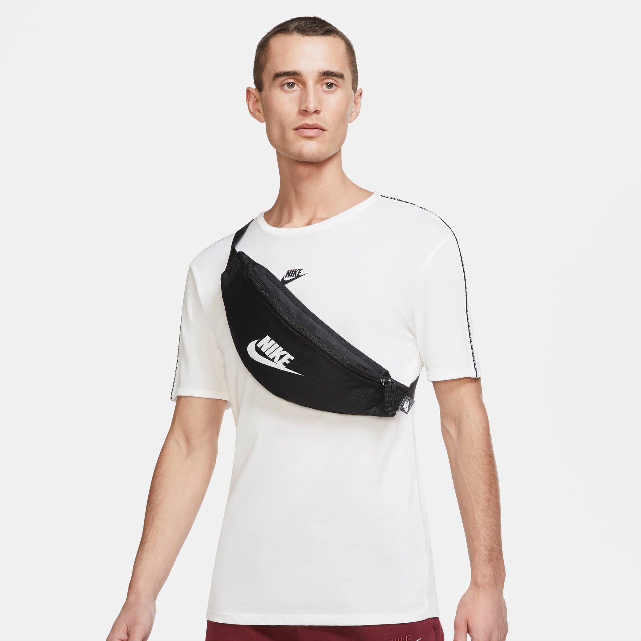 NIKE NK HERITAGE WAISTPACK - FA21 BLACK/BLACK/WHITE – Bild 6