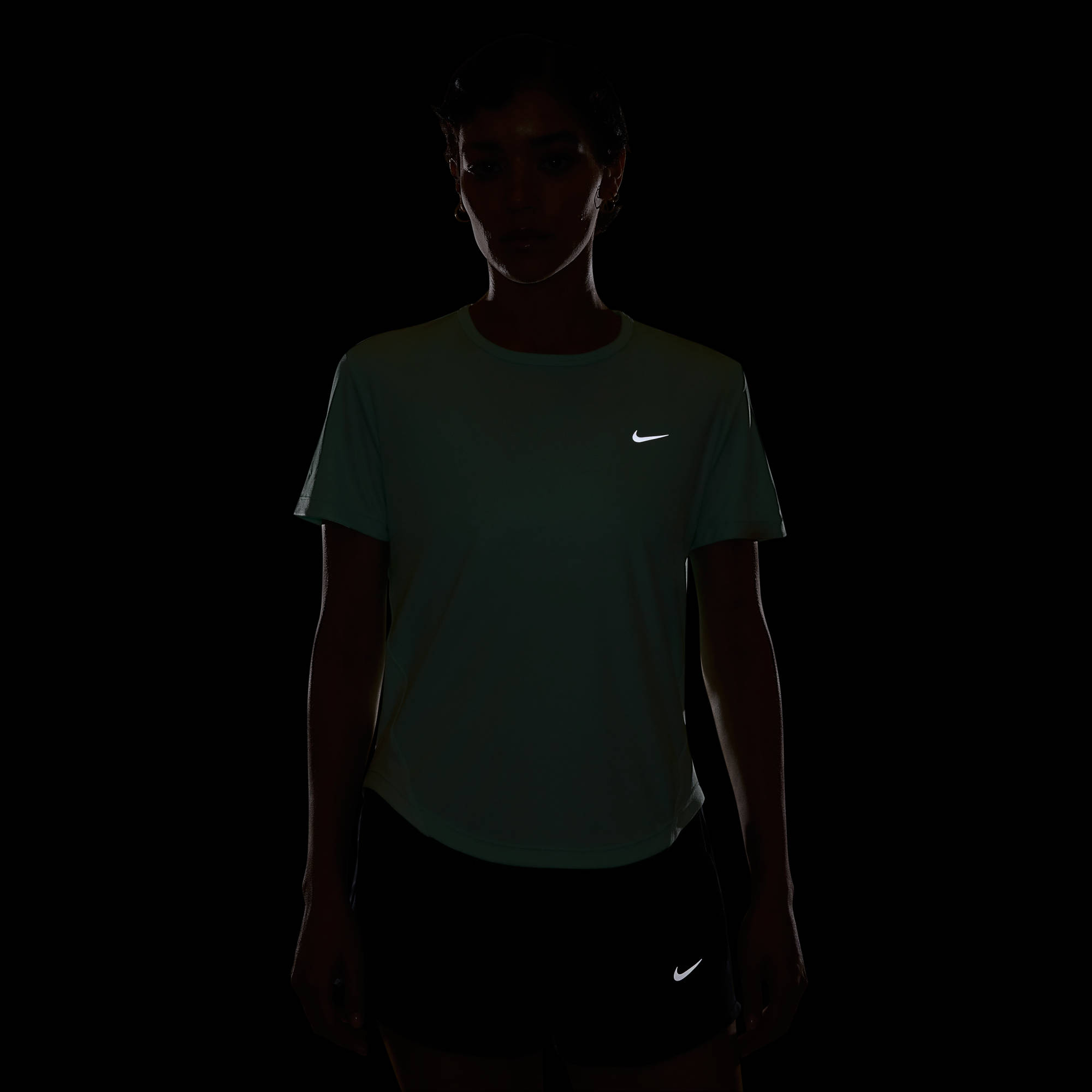 NIKE W NK TEMPO DF SS TOP MINT FOAM/REFLECTIVE SILV – Bild 4