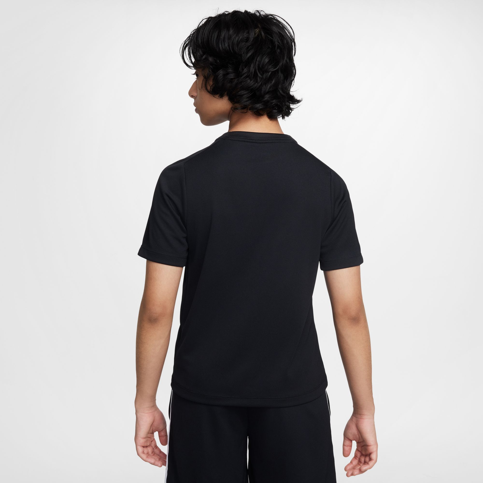 NIKE B NK DF MULTI SS TOP HBR BLACK/WHITE – Bild 2