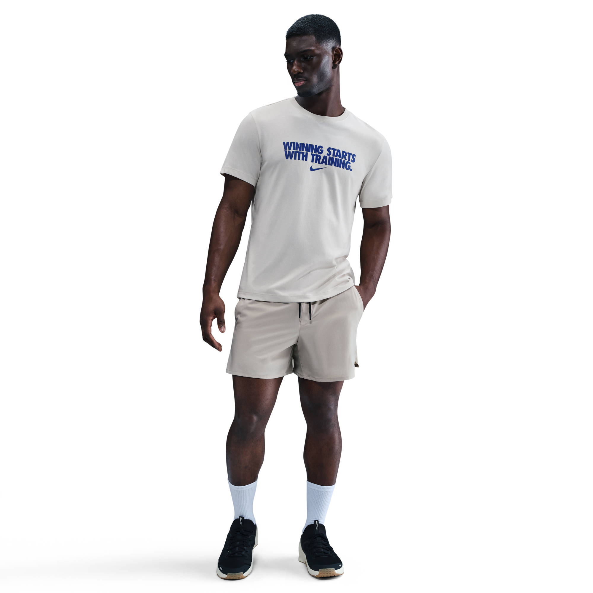NIKE M NK DF TEE WINNING LIGHT BONE/RACER BLUE
