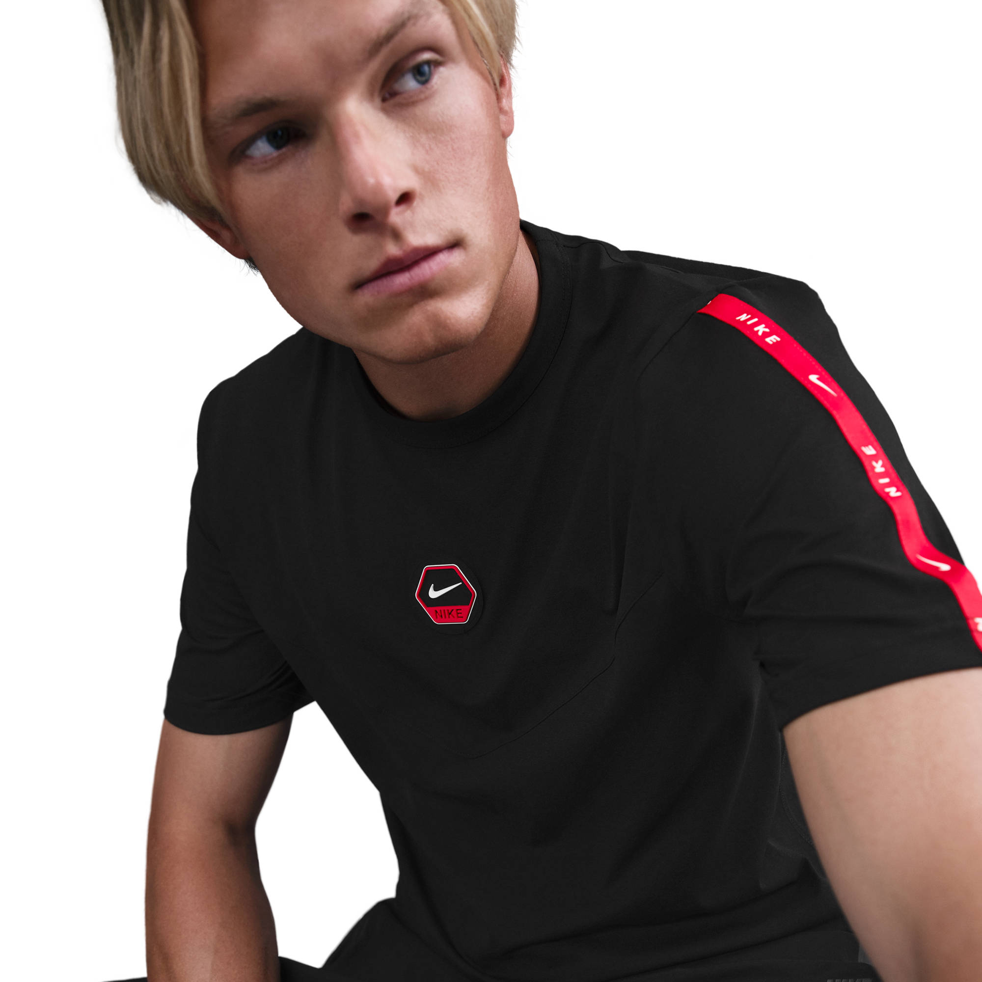 NIKE M NSW CS DF TEE BLACK/BLACK – Bild 4