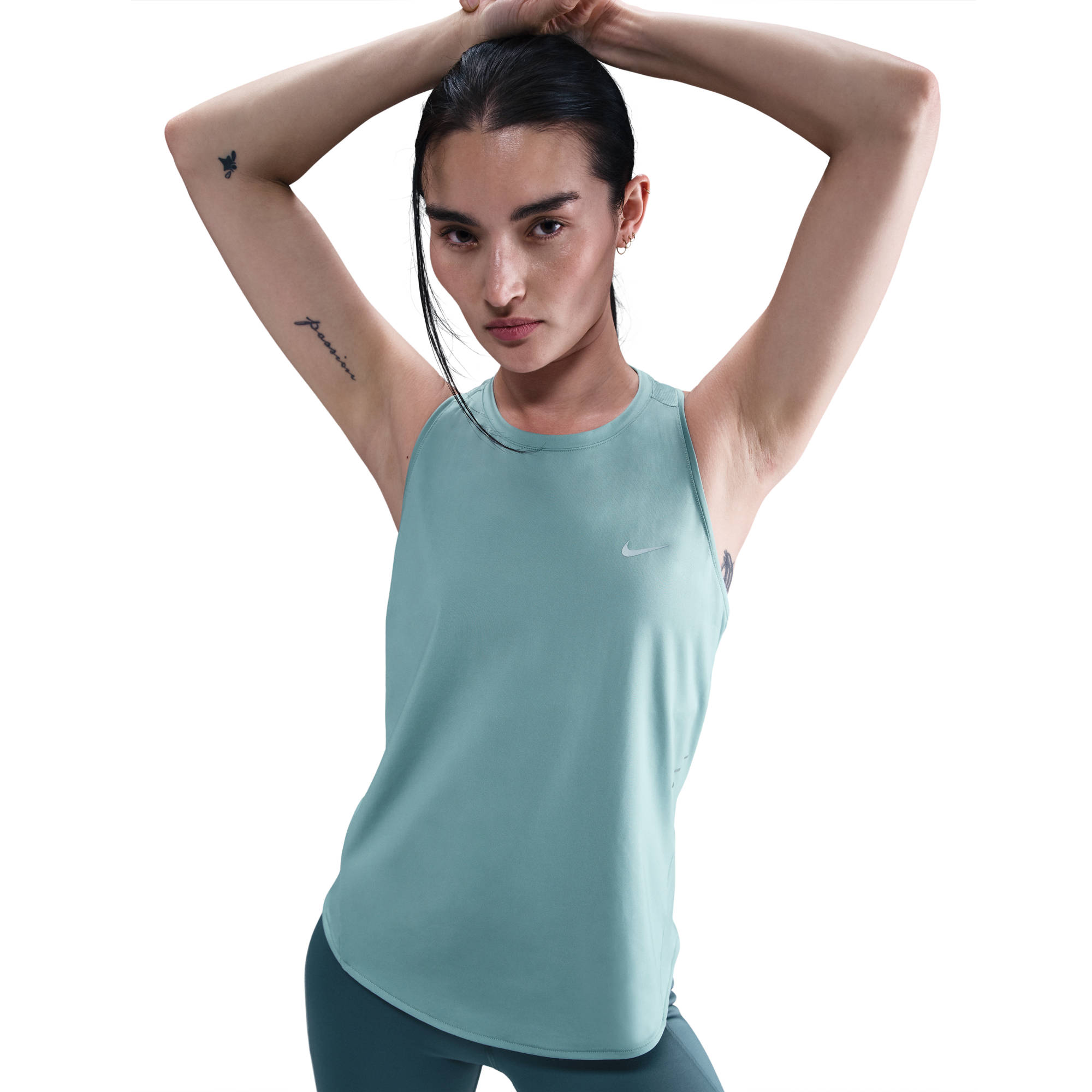 NIKE W NK SWIFT DF TANK TOP CANNON/REFLECTIVE SILV – Bild 2