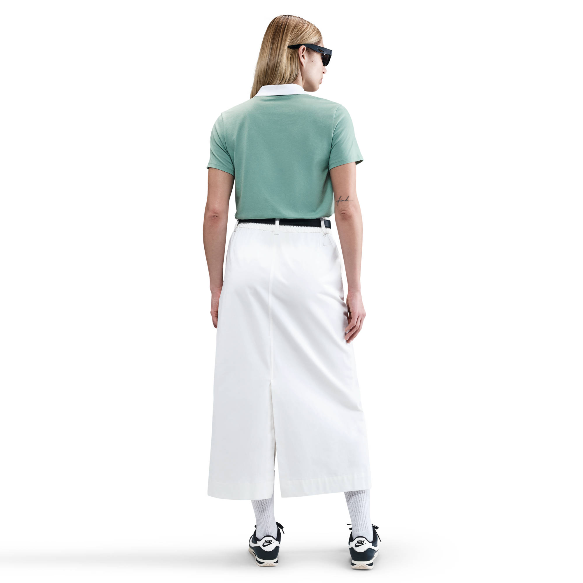 NIKE W NSW CLUB SS TEE CANNON/WHITE – Bild 5