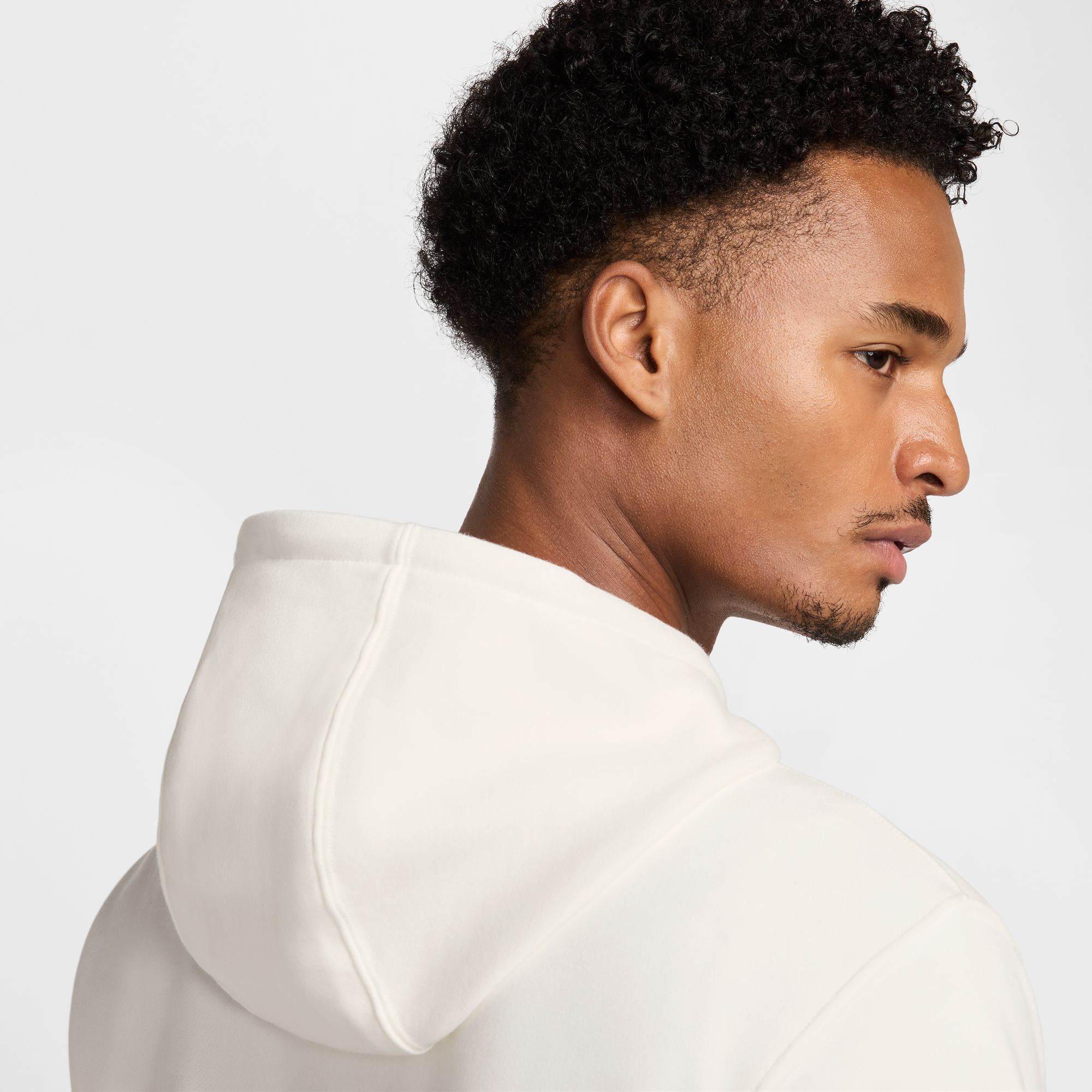 NIKE M NK CLUB FT PO HOODIE SAIL/SAIL/BLACK – Bild 5