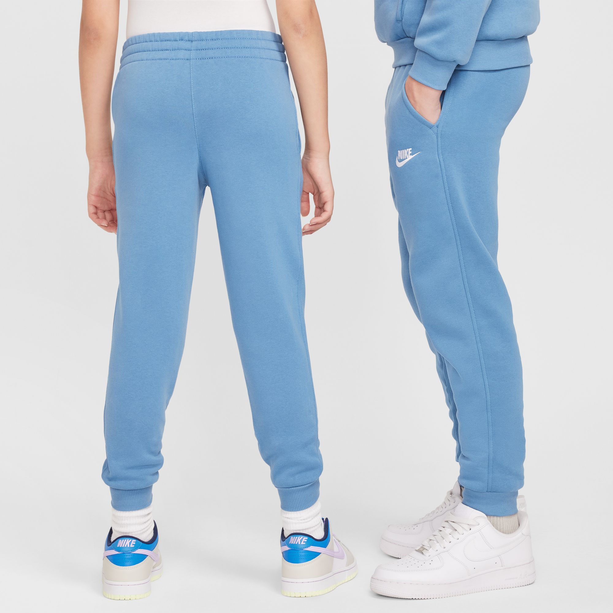 NIKE K NSW CLUB FLC JGGR LBR AEGEAN STORM/WHITE – Bild 2