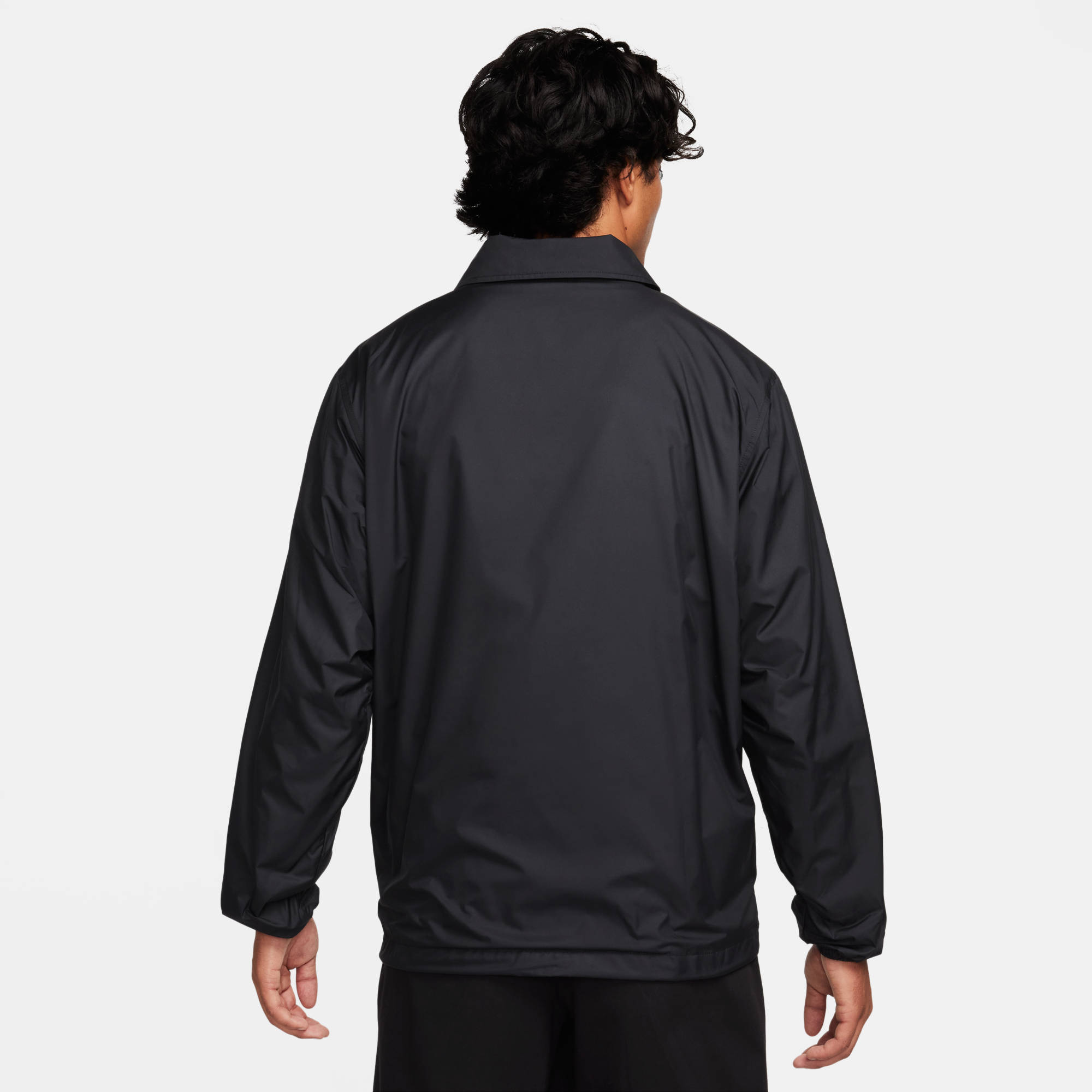 NIKE M NK CLUB COACHES JKT BLACK/WHITE – Bild 2