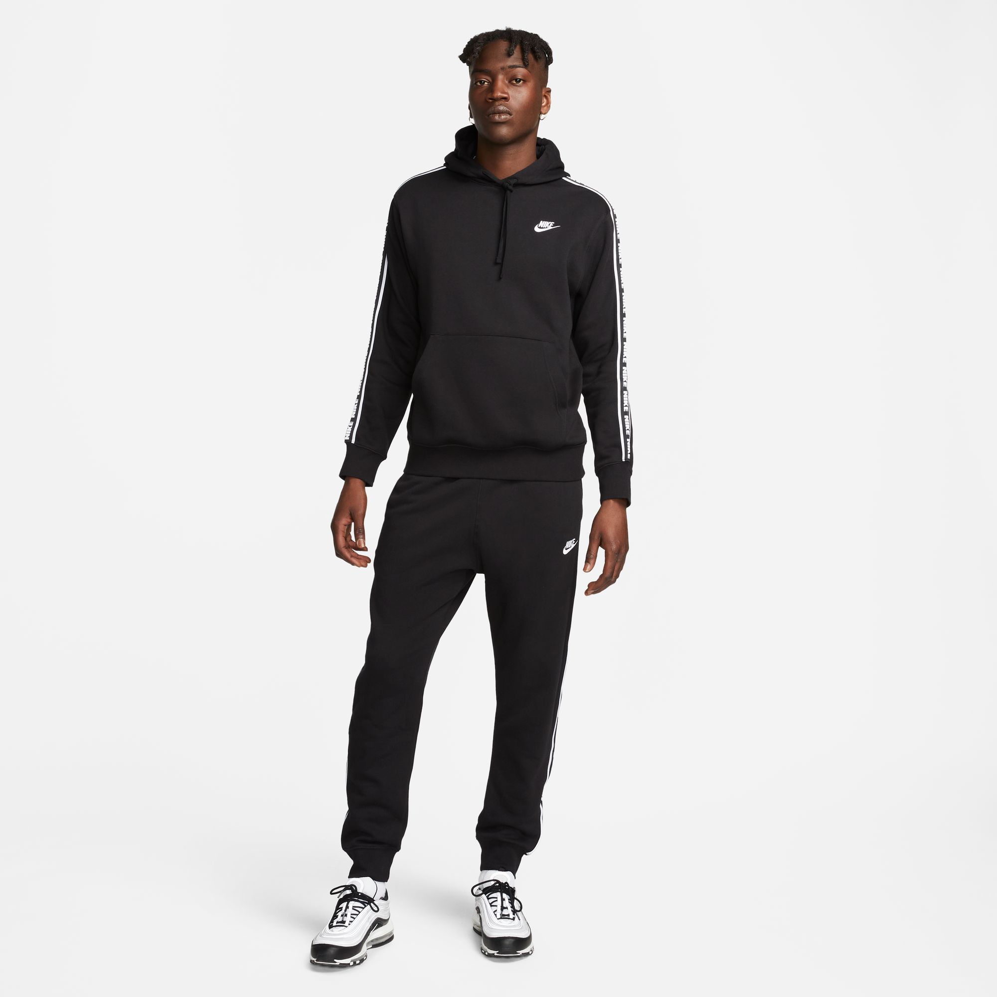 NIKE M NK CLUB FLC GX HD TRK SUIT BLACK/WHITE