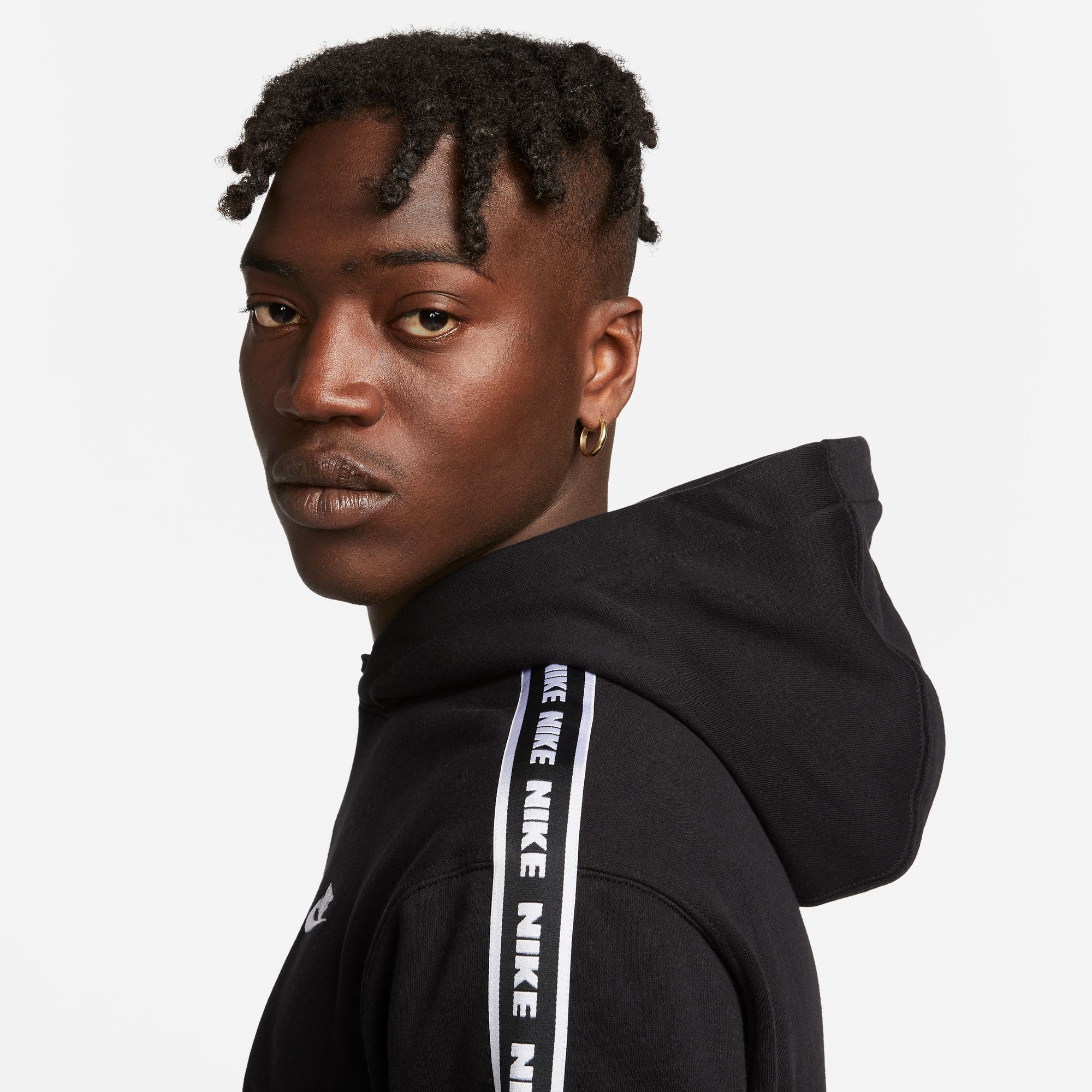 NIKE M NK CLUB FLC GX HD TRK SUIT BLACK/WHITE – Bild 4