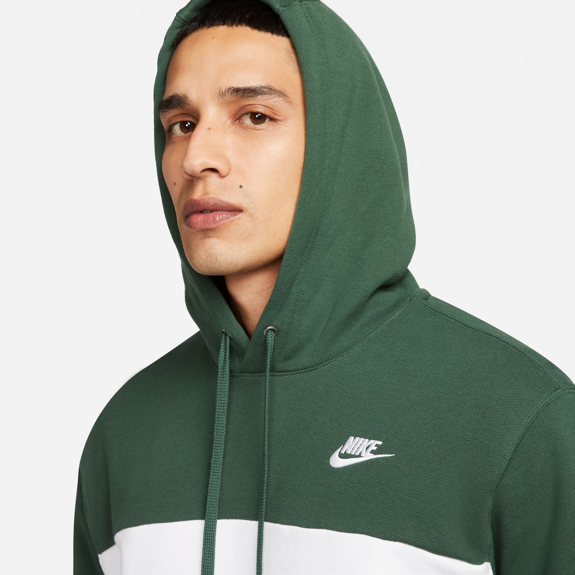 NIKE M NK CLUB+ FT CB HOODIE FIR/WHITE/BLACK/WHITE – Bild 3