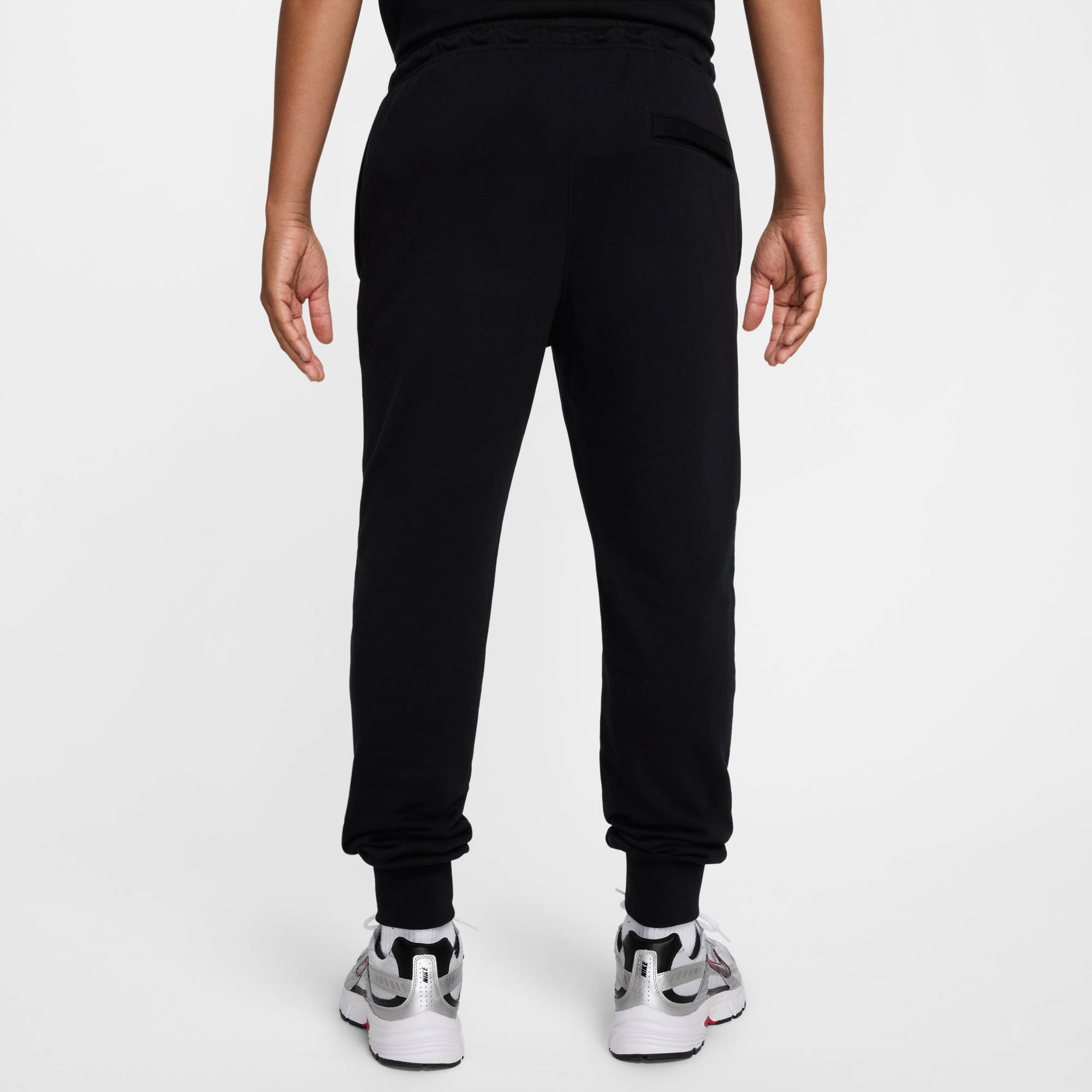 NIKE M NK CLUB FT JOGGER BLACK/BLACK/WHITE – Bild 2