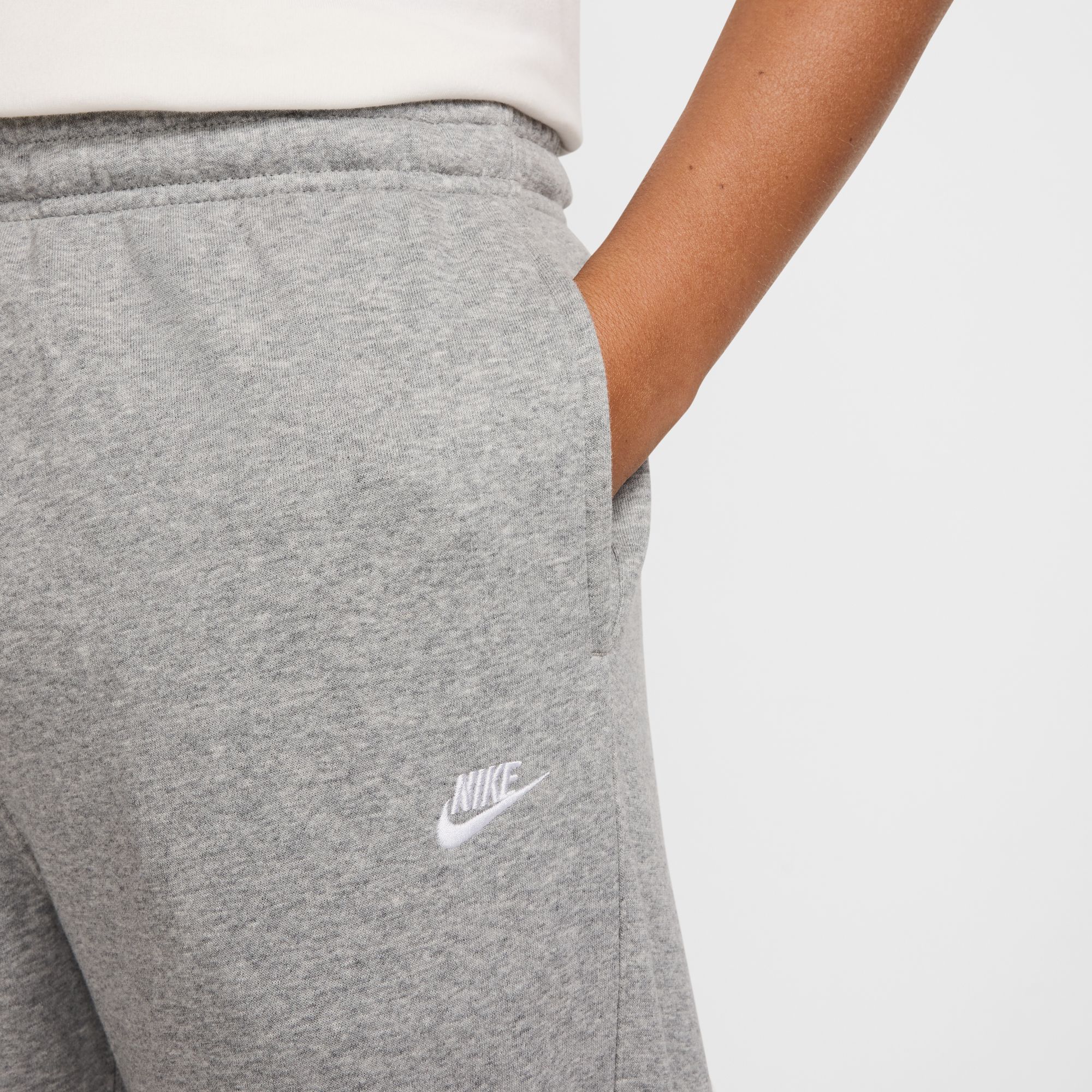 NIKE M NK CLUB FT JOGGER DK GREY HEATHER/LT SMOKE GREY/ – Bild 6
