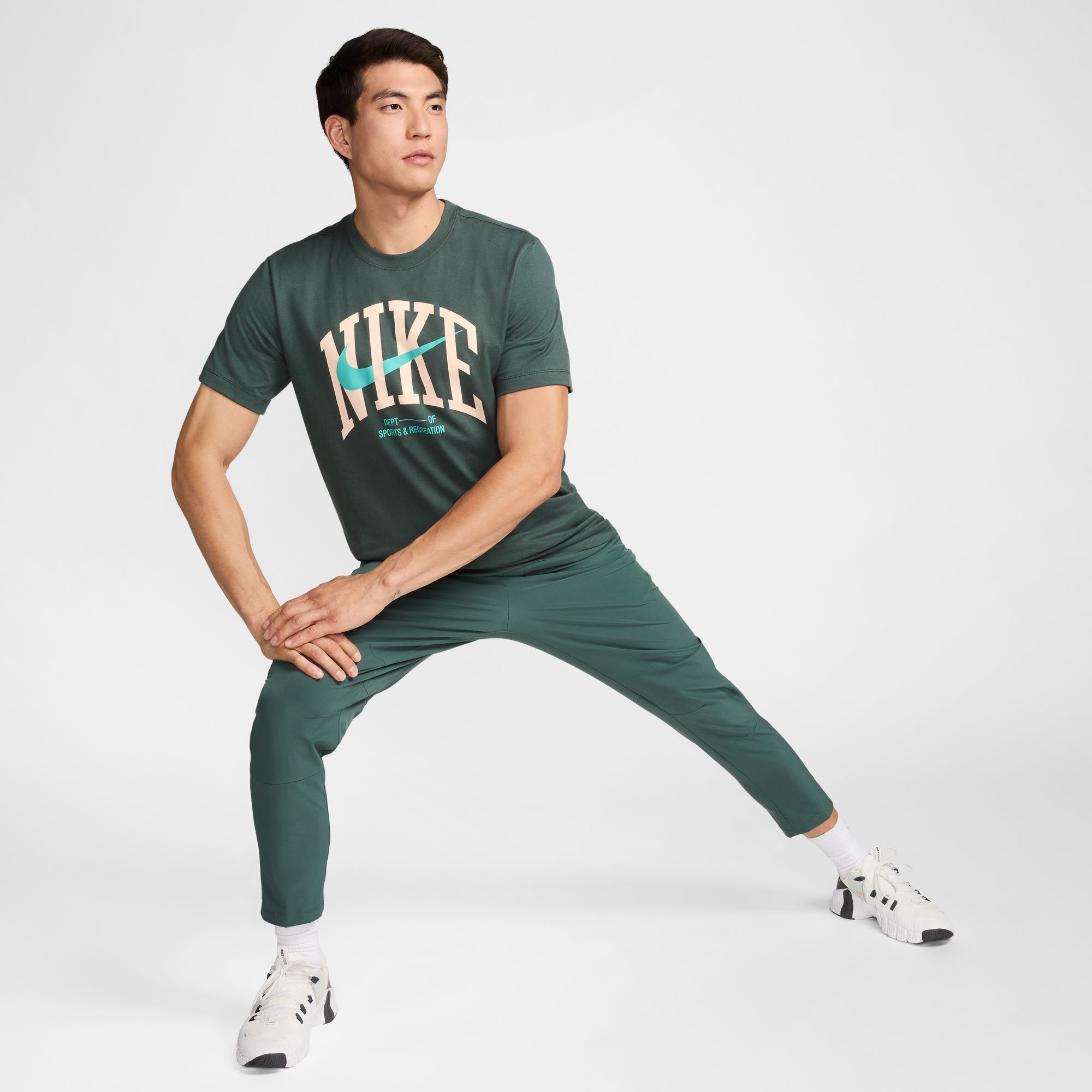 NIKE M NK DF TEE MODERN FITNESS VINTAGE GREEN – Bild 5