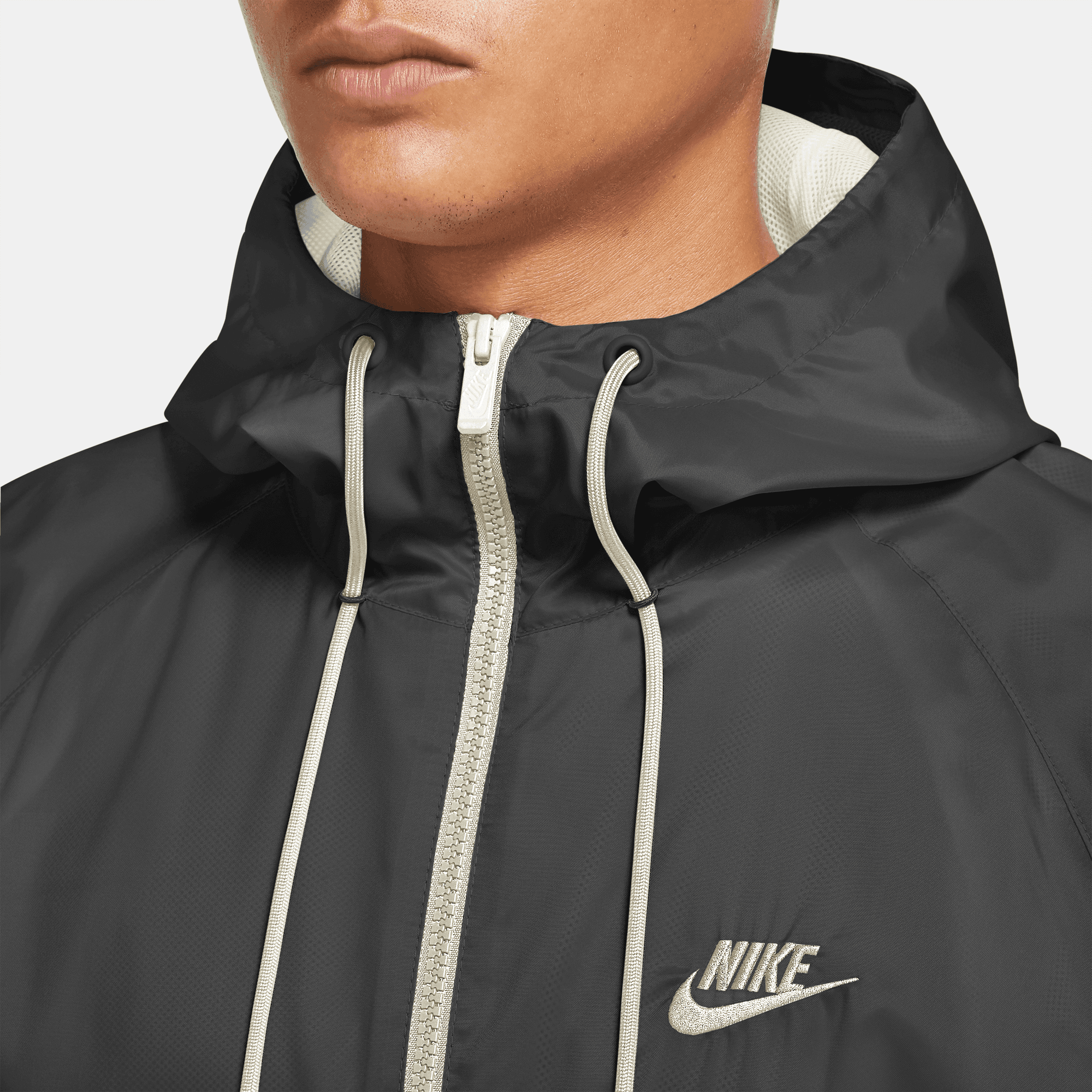 NIKE M NK WVN LND WR HD JKT SAIL/BLACK/SAIL – Bild 3