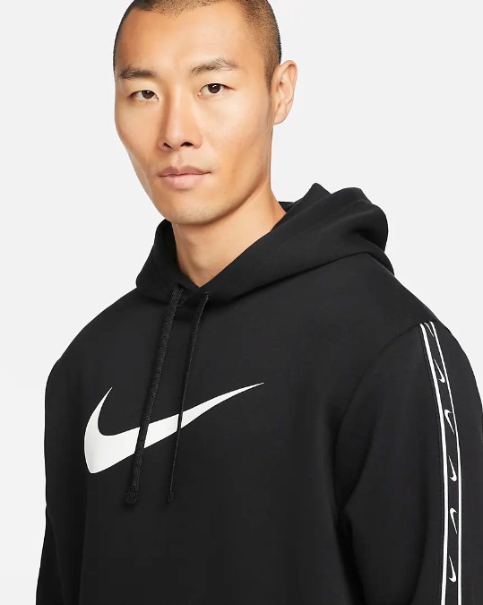 NIKE M NSW REPEAT SW FLC PO HOOD BB BLACK/WHITE – Bild 3