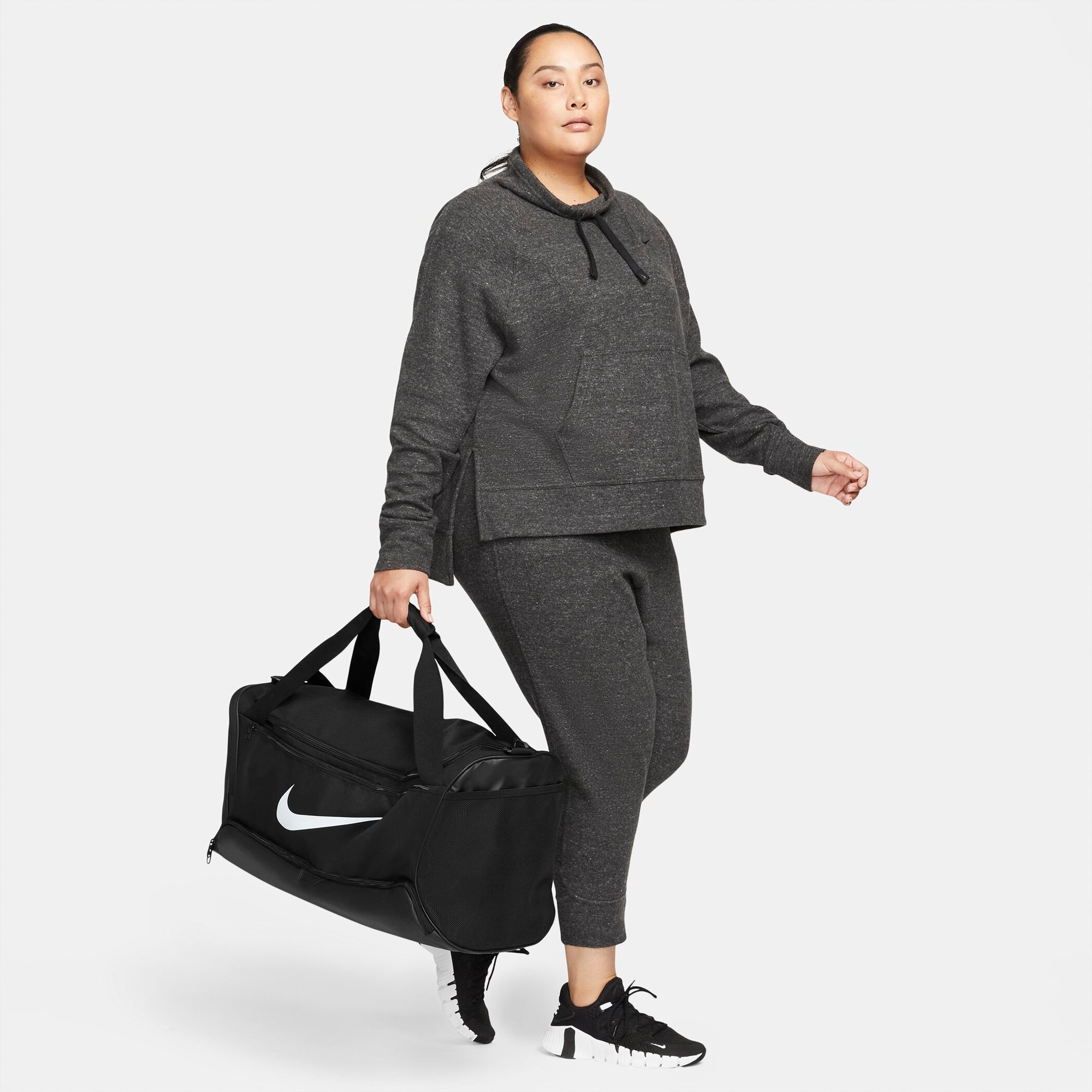 NIKE NK BRSLA M DUFF - 9.5 (60L) BLACK/BLACK/WHITE – Bild 9