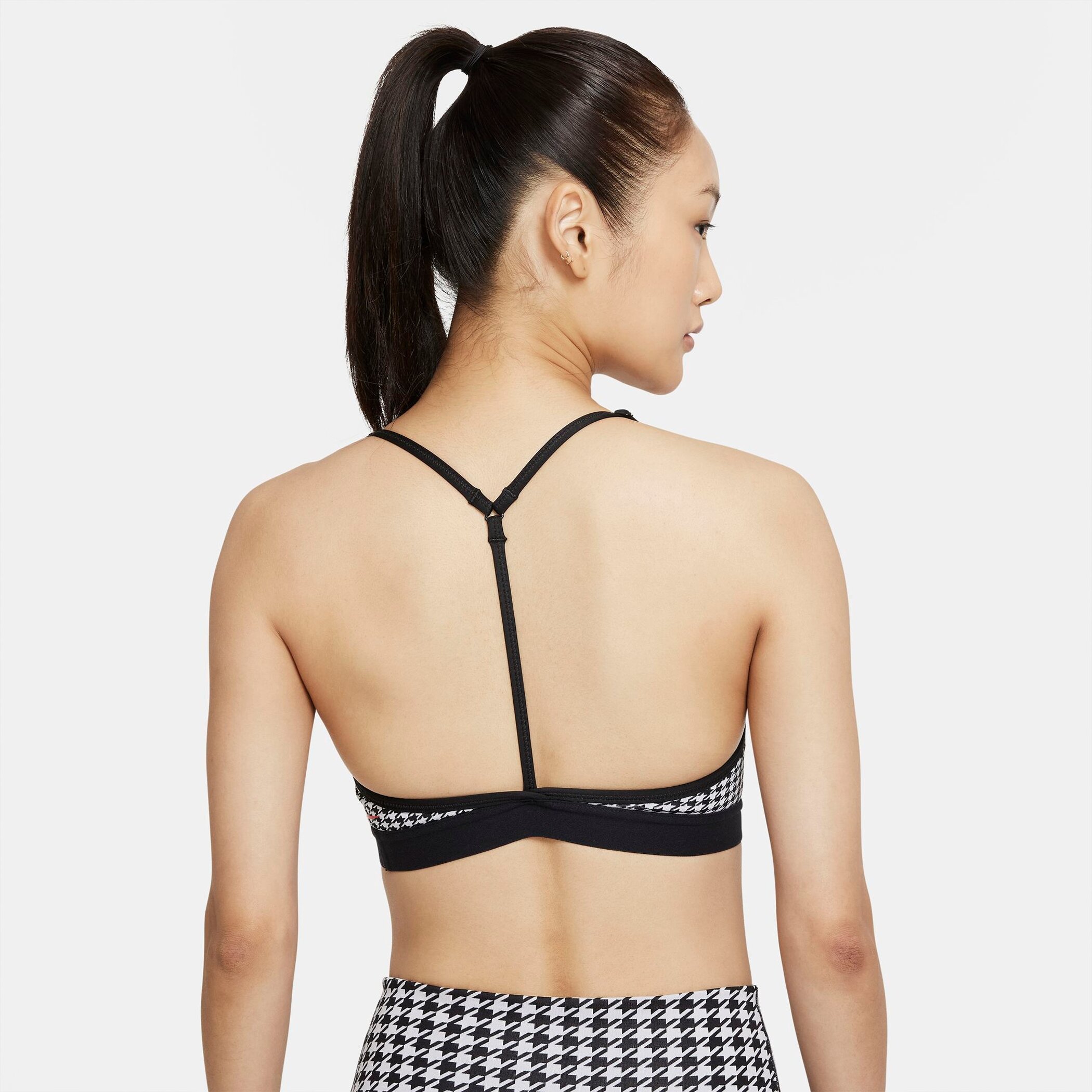 NIKE W NK DF INDY ICNCLSH TBACK BRA BLACK/BLACK/CHILE RED – Bild 2