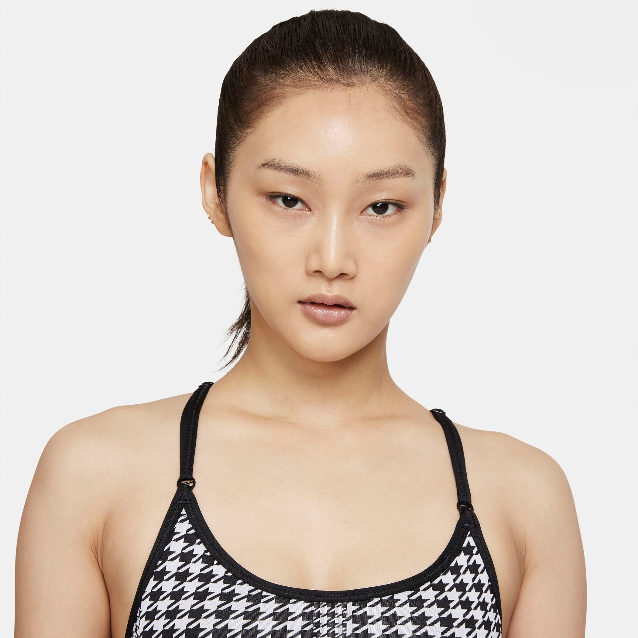 NIKE W NK DF INDY ICNCLSH TBACK BRA BLACK/BLACK/CHILE RED – Bild 3