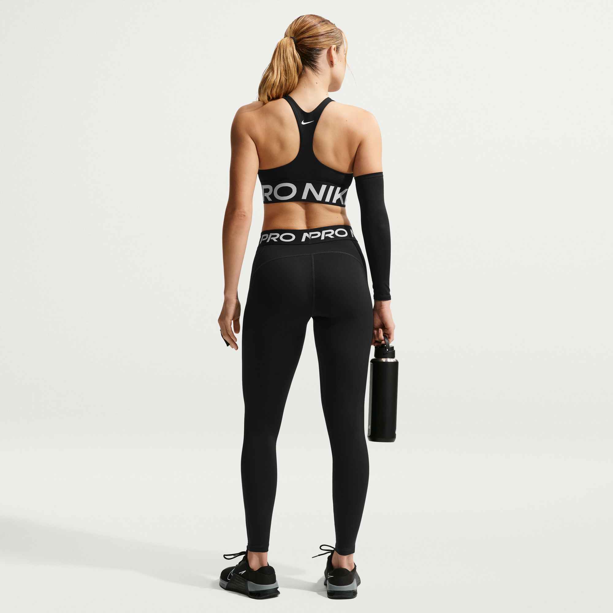 NIKE W NP DF 365 MR TIGHT USM BLACK/WHITE – Bild 2