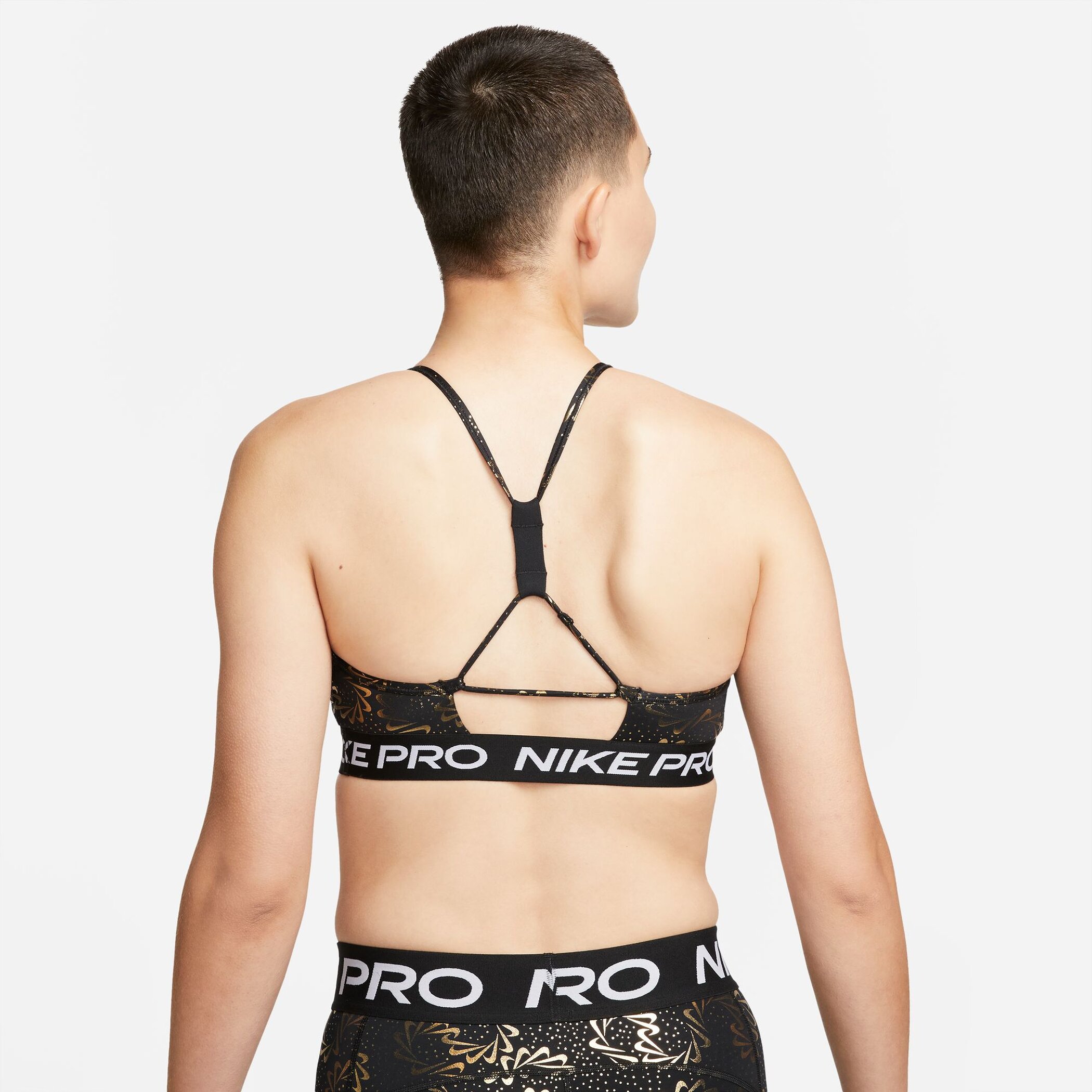 NIKE W NP DF INDY STRPY SPARKLE BRA BLACK/BLACK/DK SMOKE GREY – Bild 3