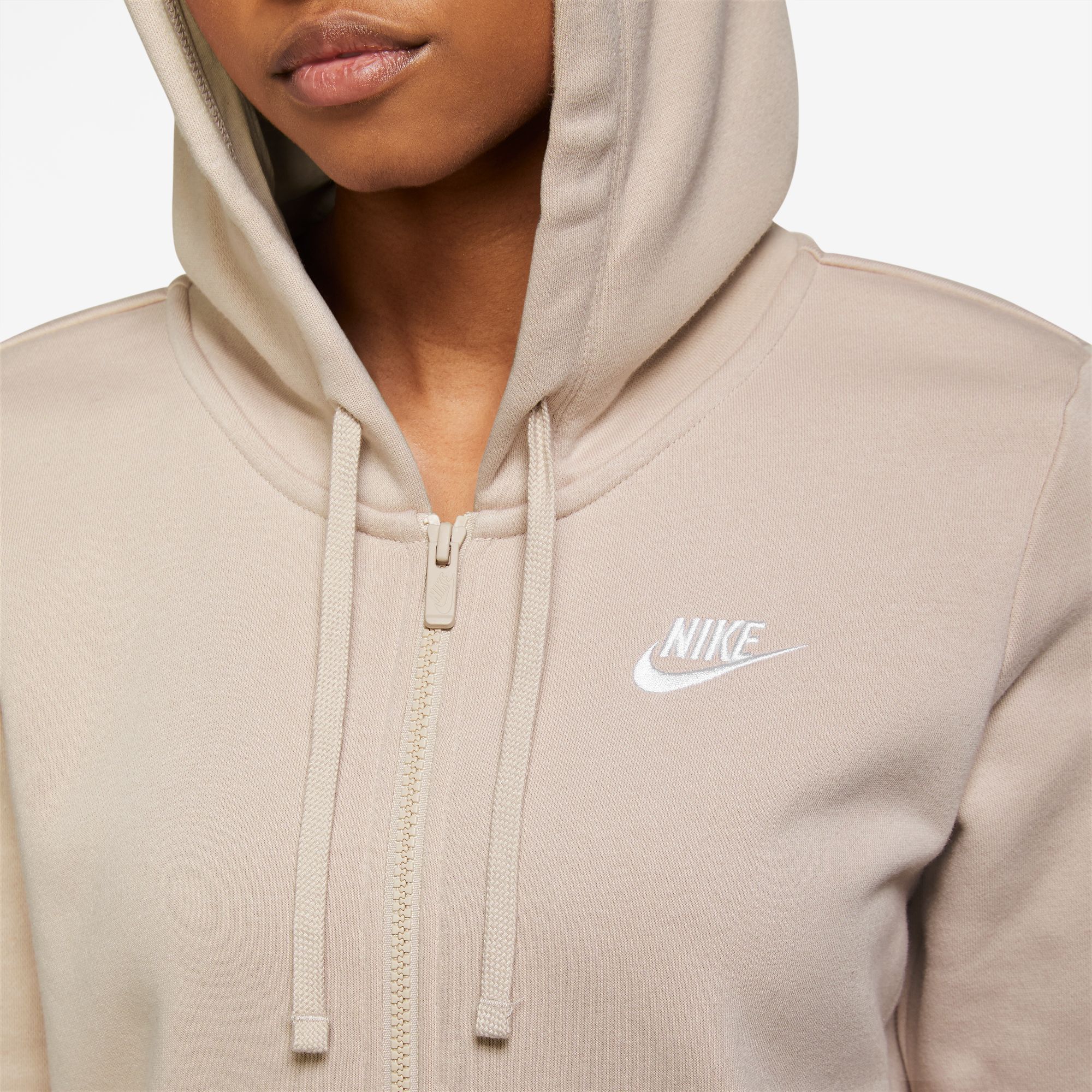 NIKE W NSW CLUB FLC FZ HOODIE STD SANDDRIFT/WHITE – Bild 3