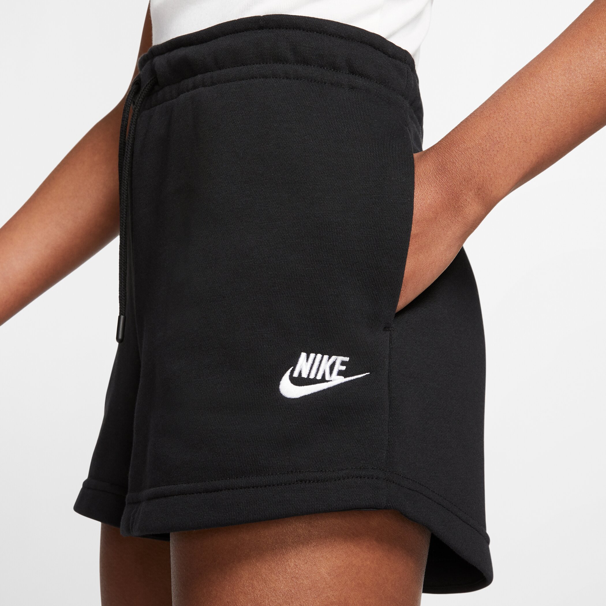NIKE W NSW ESSNTL FLC HR SHORT FT BLACK/WHITE – Bild 5
