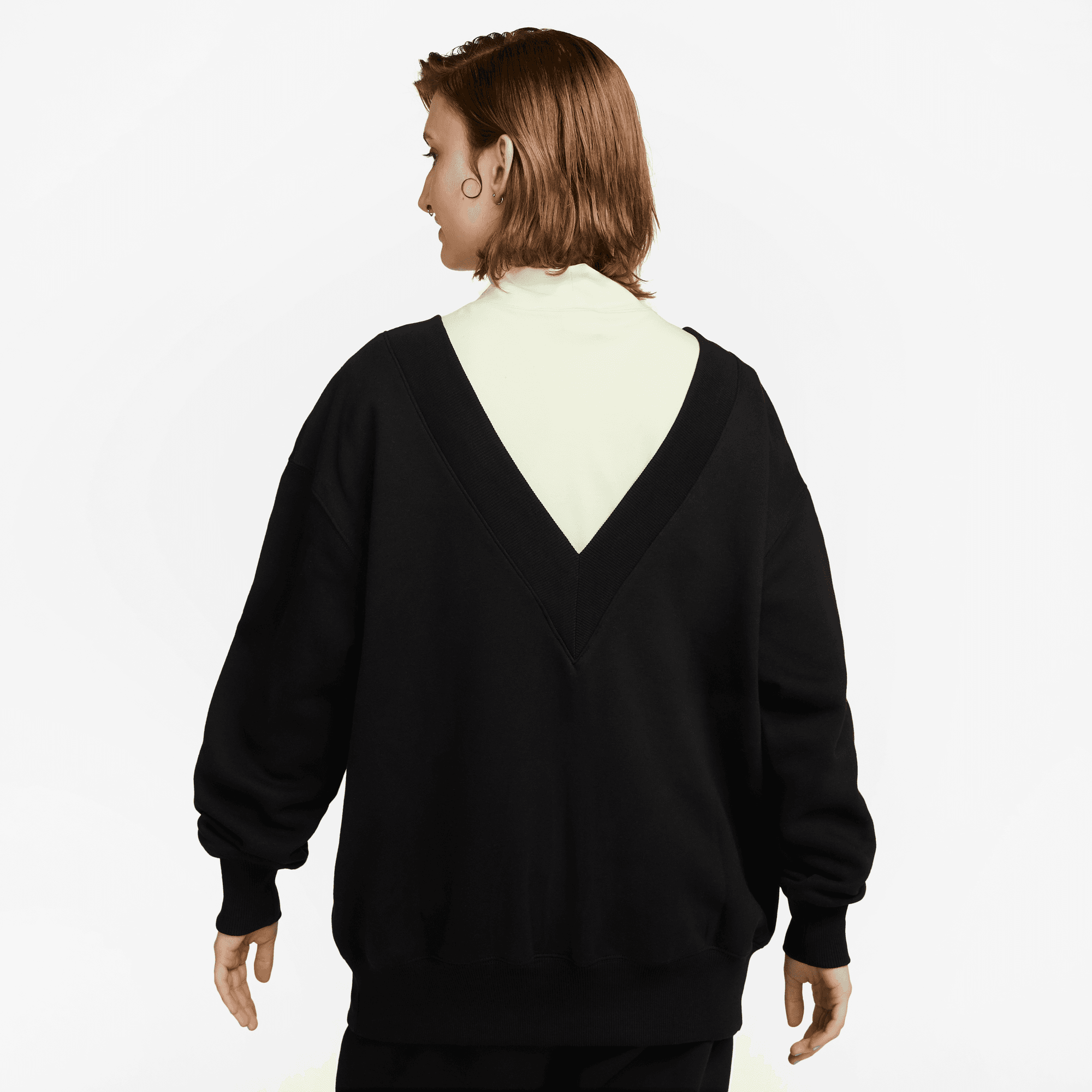 NIKE W NSW PHNX FLC OS VNECK SWTSH BLACK/SAIL – Bild 2