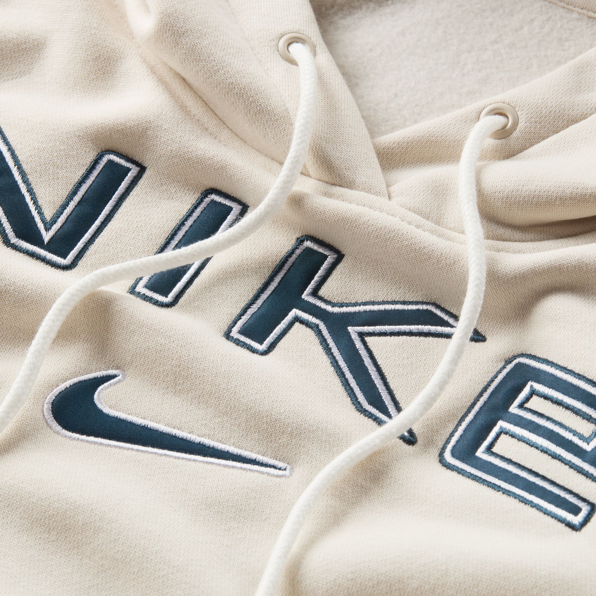 NIKE W NSW PHNX FLC STD PO LOGO HDY LT OREWOOD BRN/WHITE/ARMORY NA – Bild 10