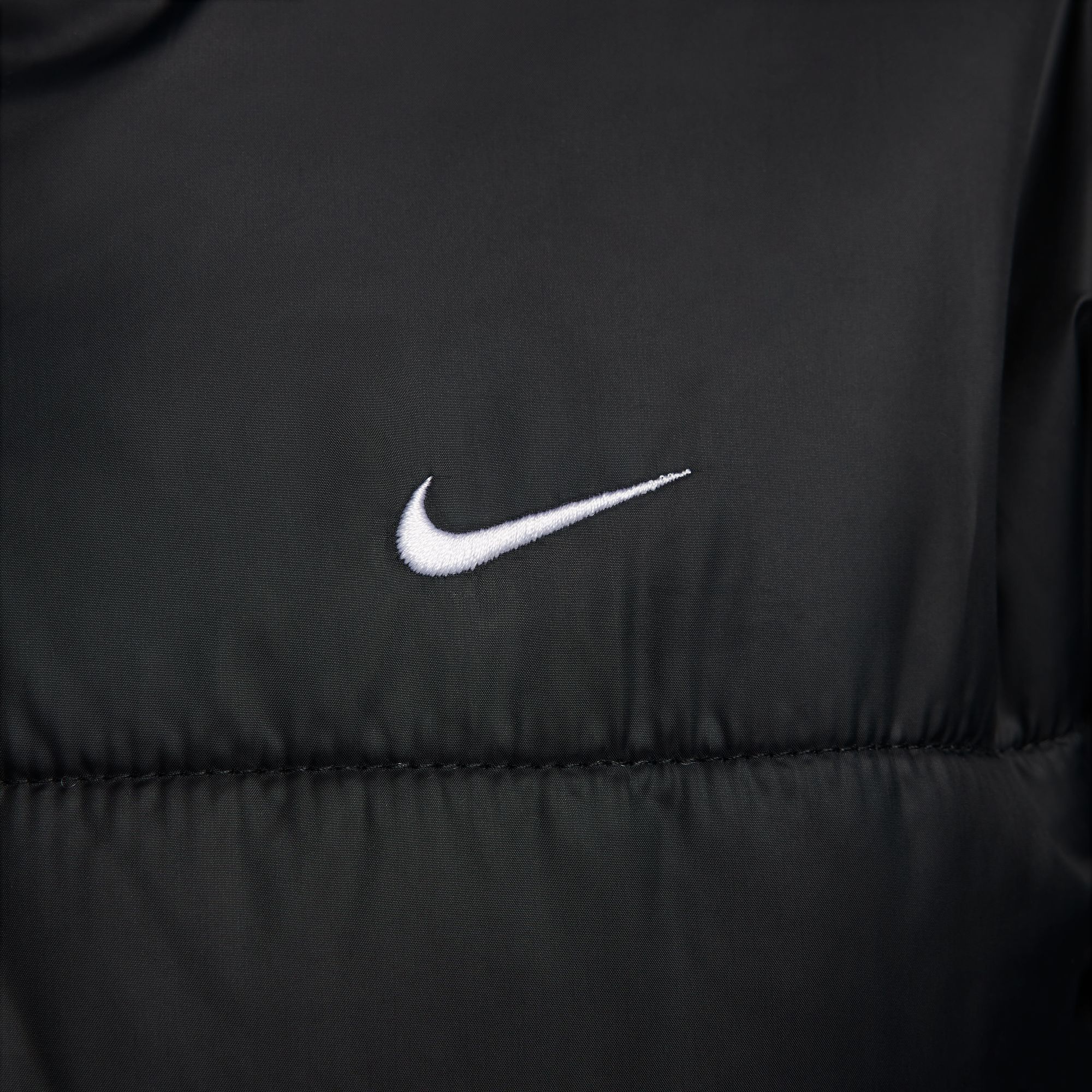 NIKE W NSW TF SNFL NK CLSC PRKA BLACK/WHITE – Bild 4