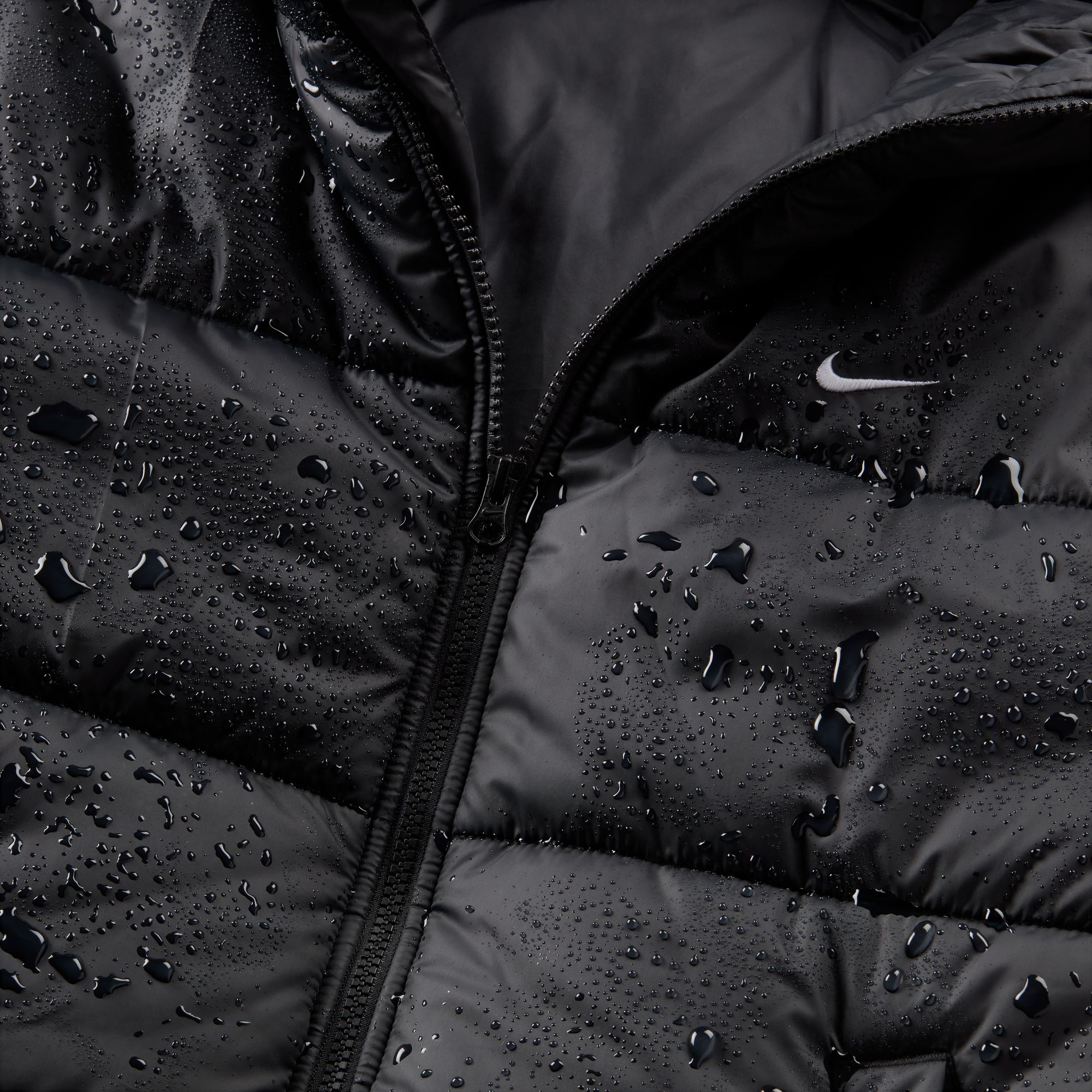 NIKE W NSW TF SNFL NK CLSC PRKA BLACK/WHITE – Bild 9