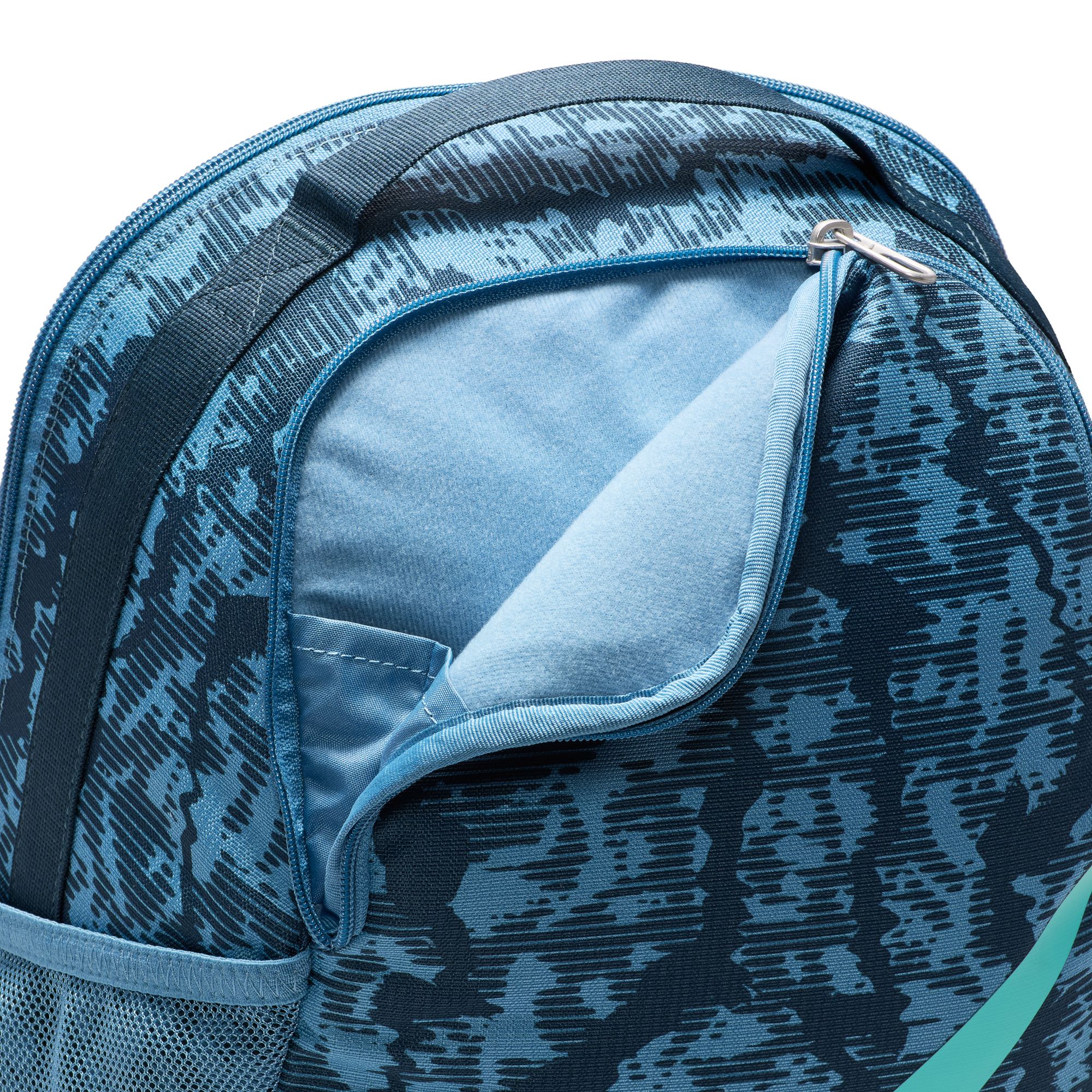 NIKE Y NK BRSLA BKPK - CAT AOP FA24 ARMORY NAVY/AEGEAN STORM/GREEN – Bild 6