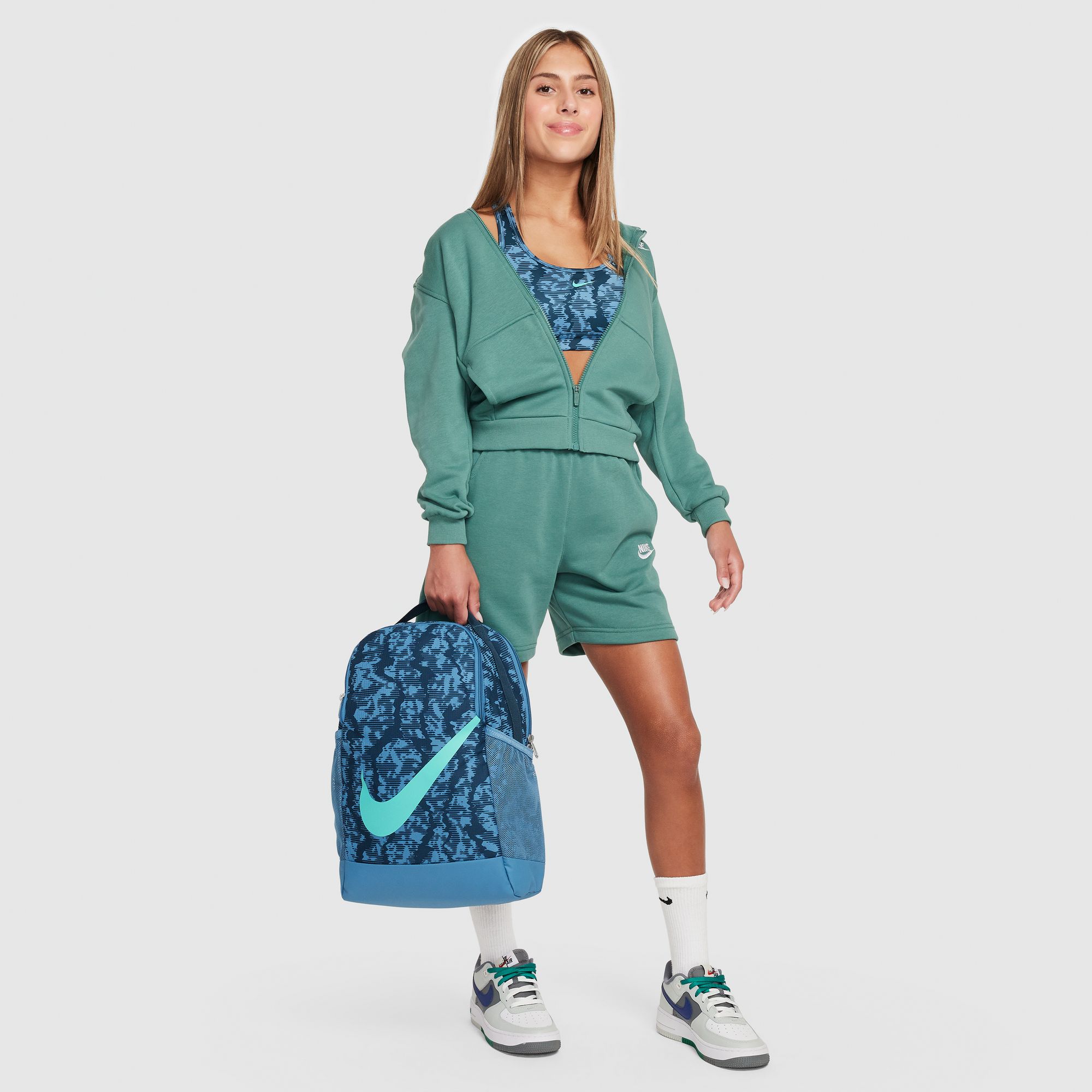 NIKE Y NK BRSLA BKPK - CAT AOP FA24 ARMORY NAVY/AEGEAN STORM/GREEN – Bild 9