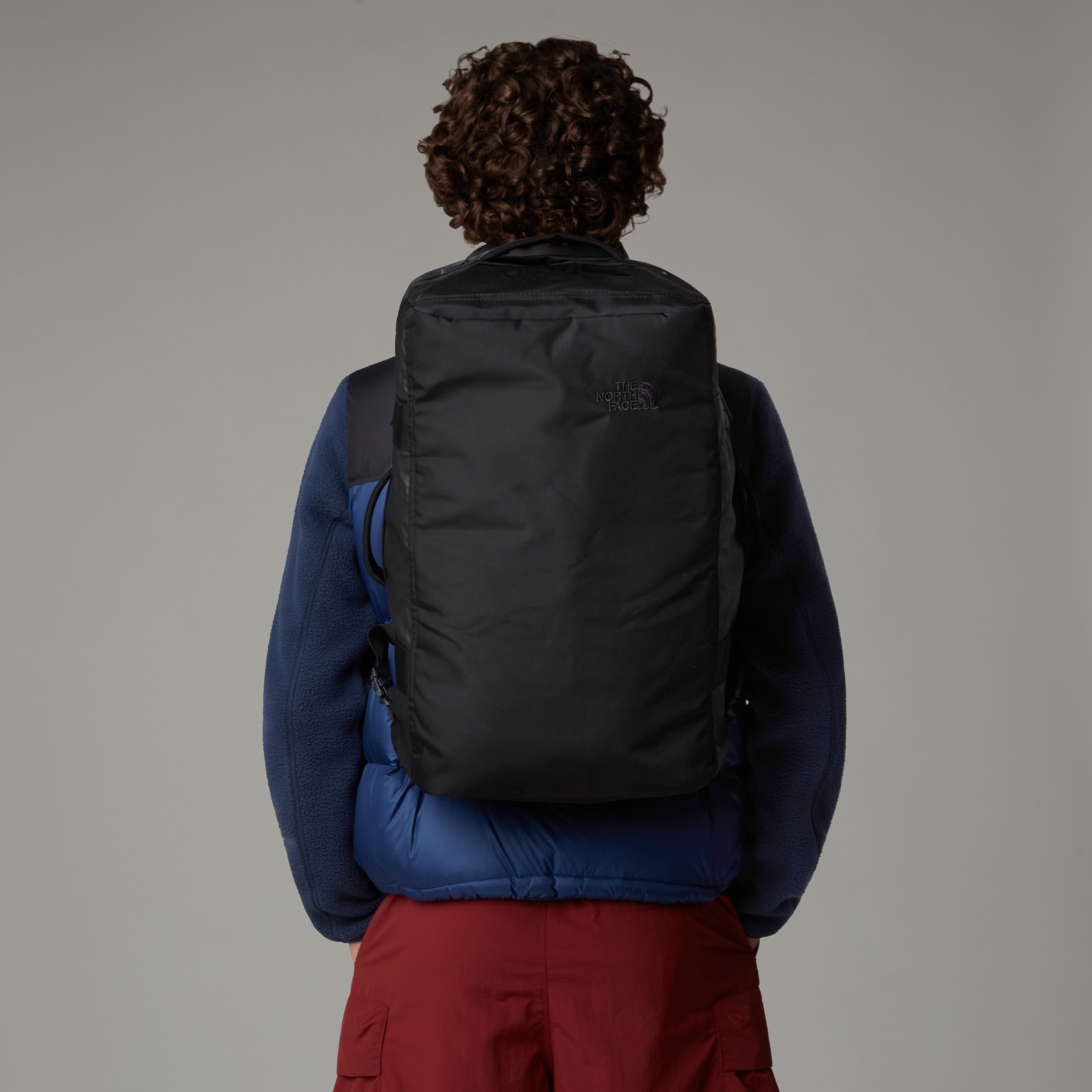 THE NORTH FACE BASE CAMP VOYAGER DUFFEL 42L TNF BLACK/ASPHALT GREY – Bild 2