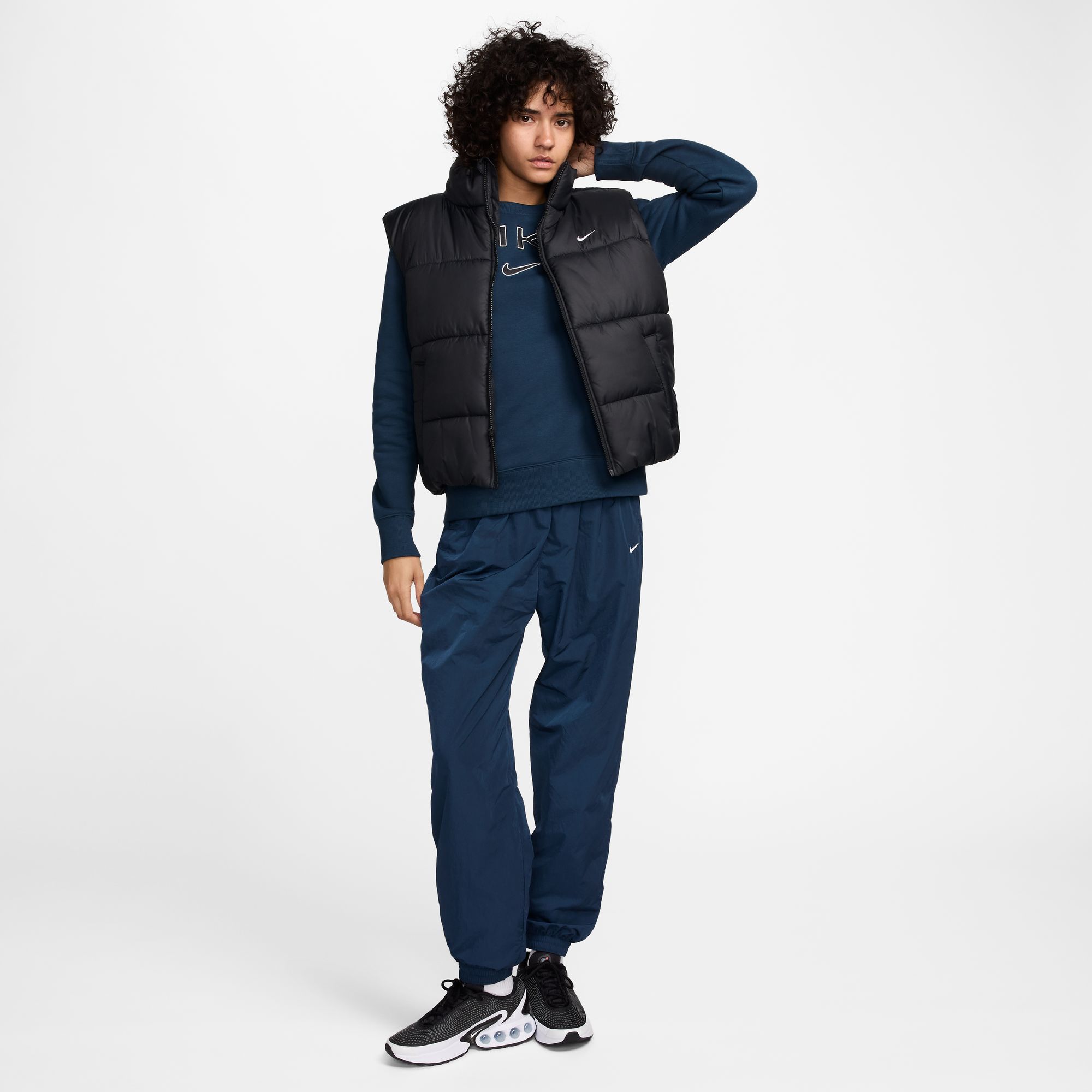 NIKE W NSW TF SYNFL NK CLSC VEST BLACK/WHITE – Bild 6