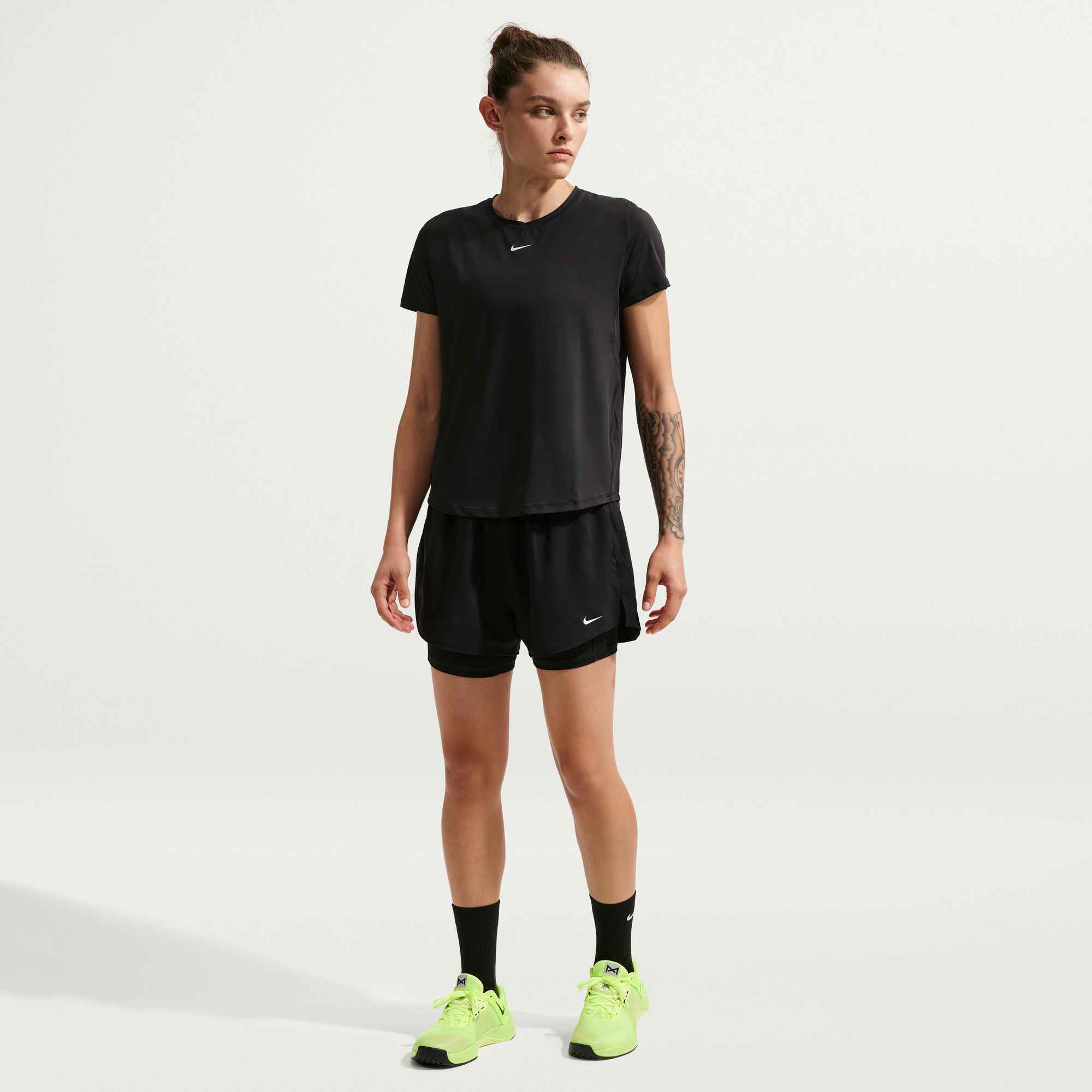 NIKE W NK ONE CLASSIC DF SS TOP BLACK/WHITE