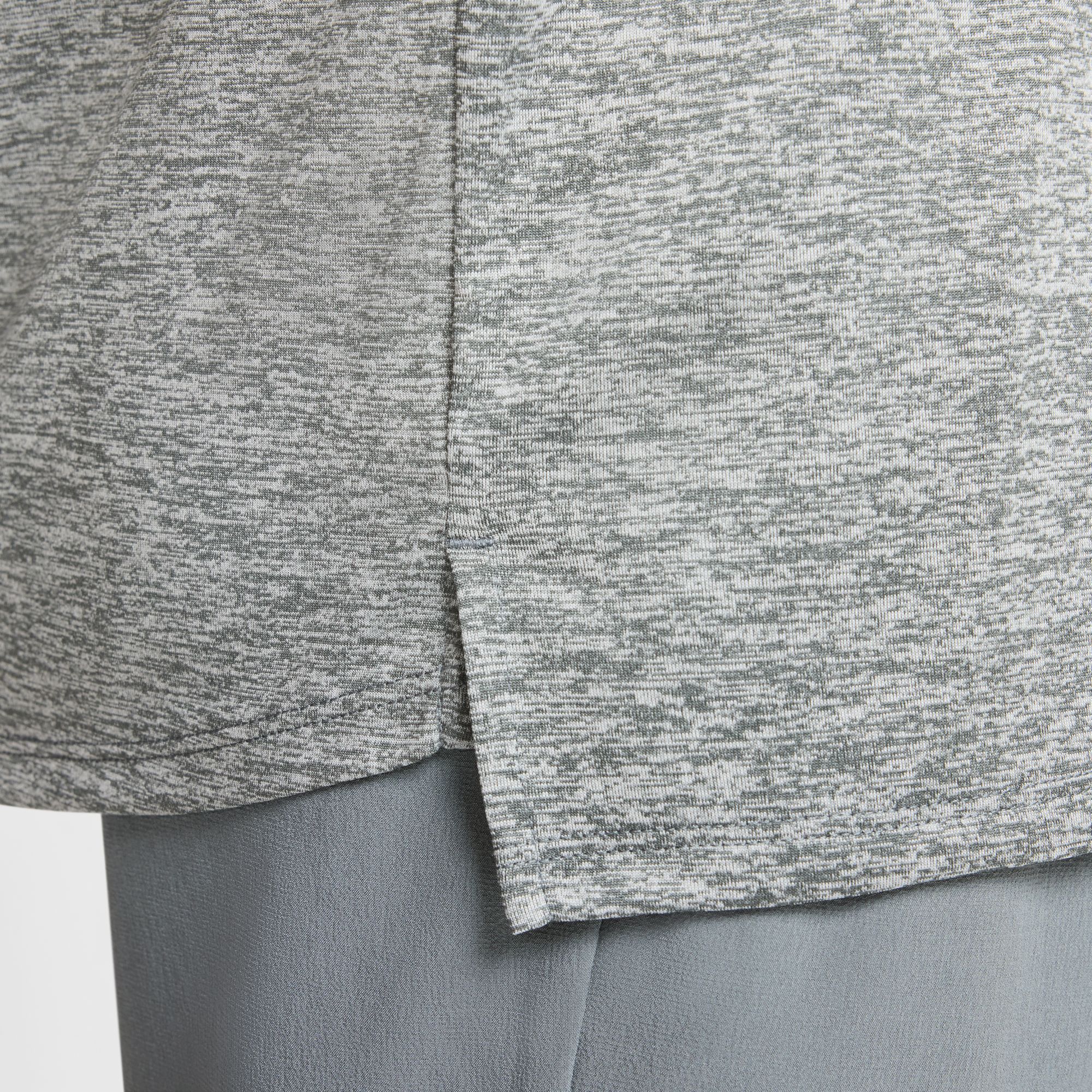 NIKE M NK DFADV STRIDE SS TOP SMOKE GREY/HTR/REFLECTIVE SILV – Bild 7
