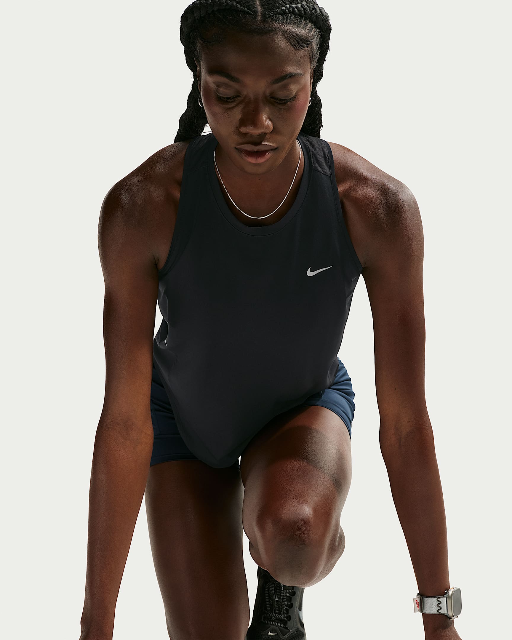 NIKE W NK SWIFT DF TANK STNDRD BLACK/REFLECTIVE SILV – Bild 3