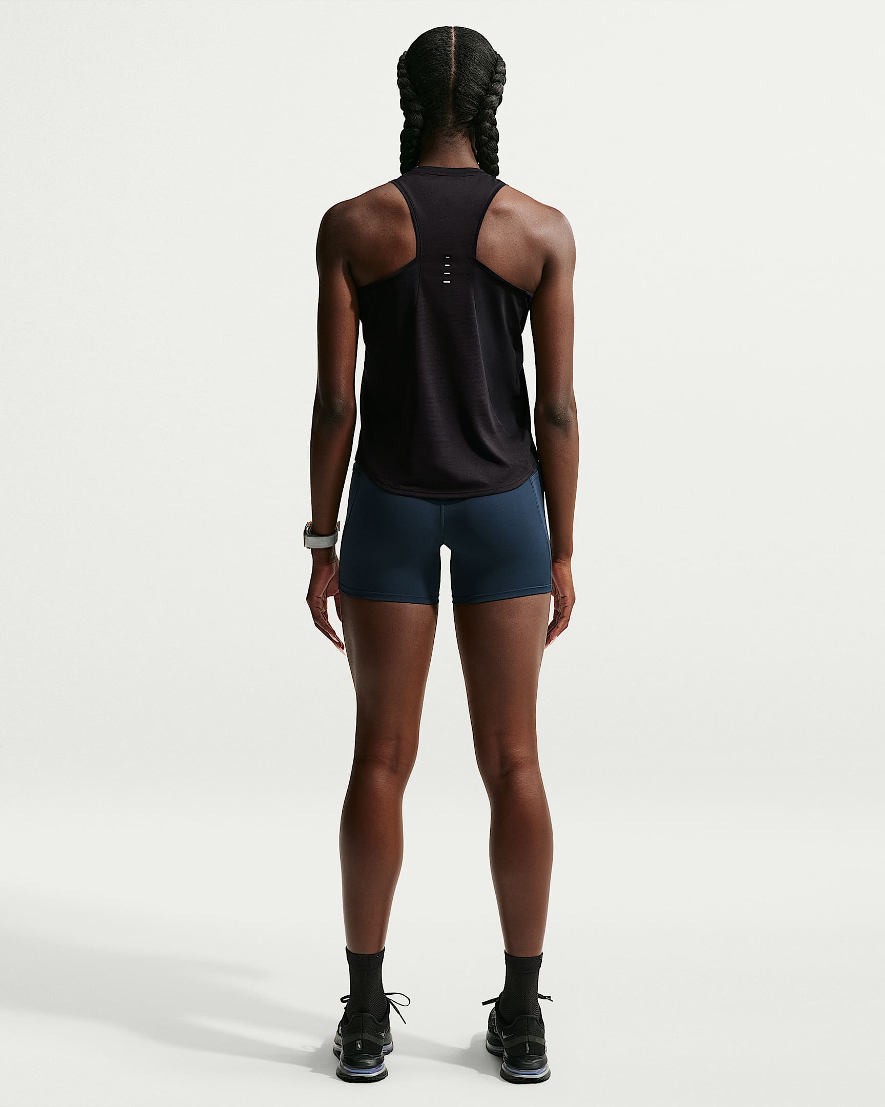 NIKE W NK SWIFT DF TANK STNDRD BLACK/REFLECTIVE SILV – Bild 5