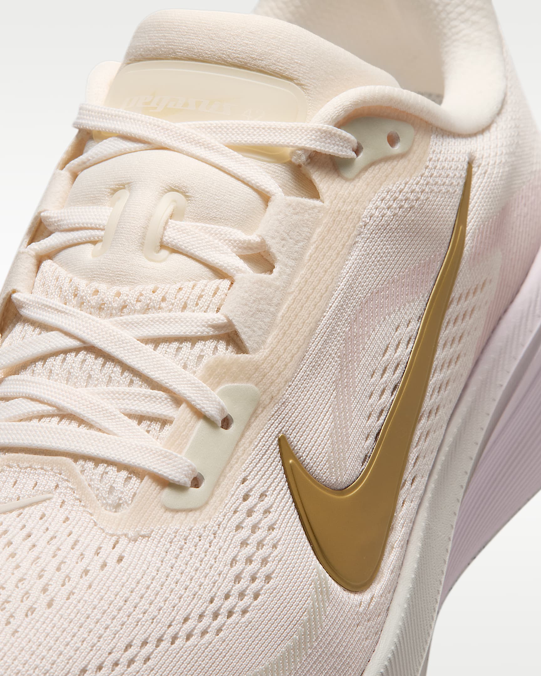 NIKE W AIR ZOOM PEGASUS 42 CHALK/METALLIC GOLD-SPRUCE AUR – Bild 7